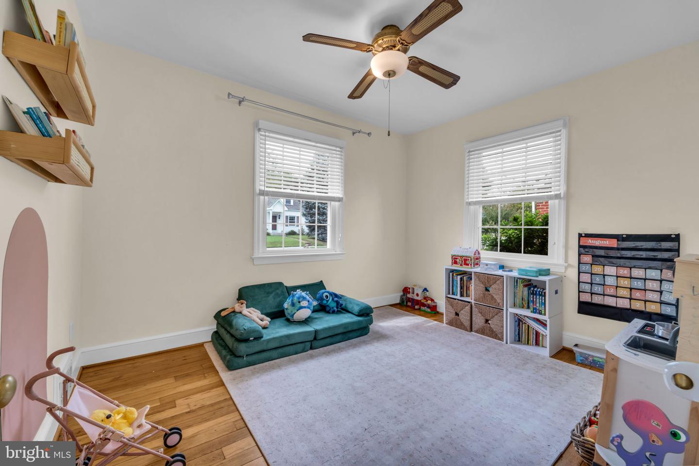 2805 W GEORGE MASON RD, FALLS CHURCH, Virginia 22042, 4 Bedrooms Bedrooms, ,2 BathroomsBathrooms,Residential,For sale,2805 W GEORGE MASON RD,VAFX2270254 MLS # VAFX2270254