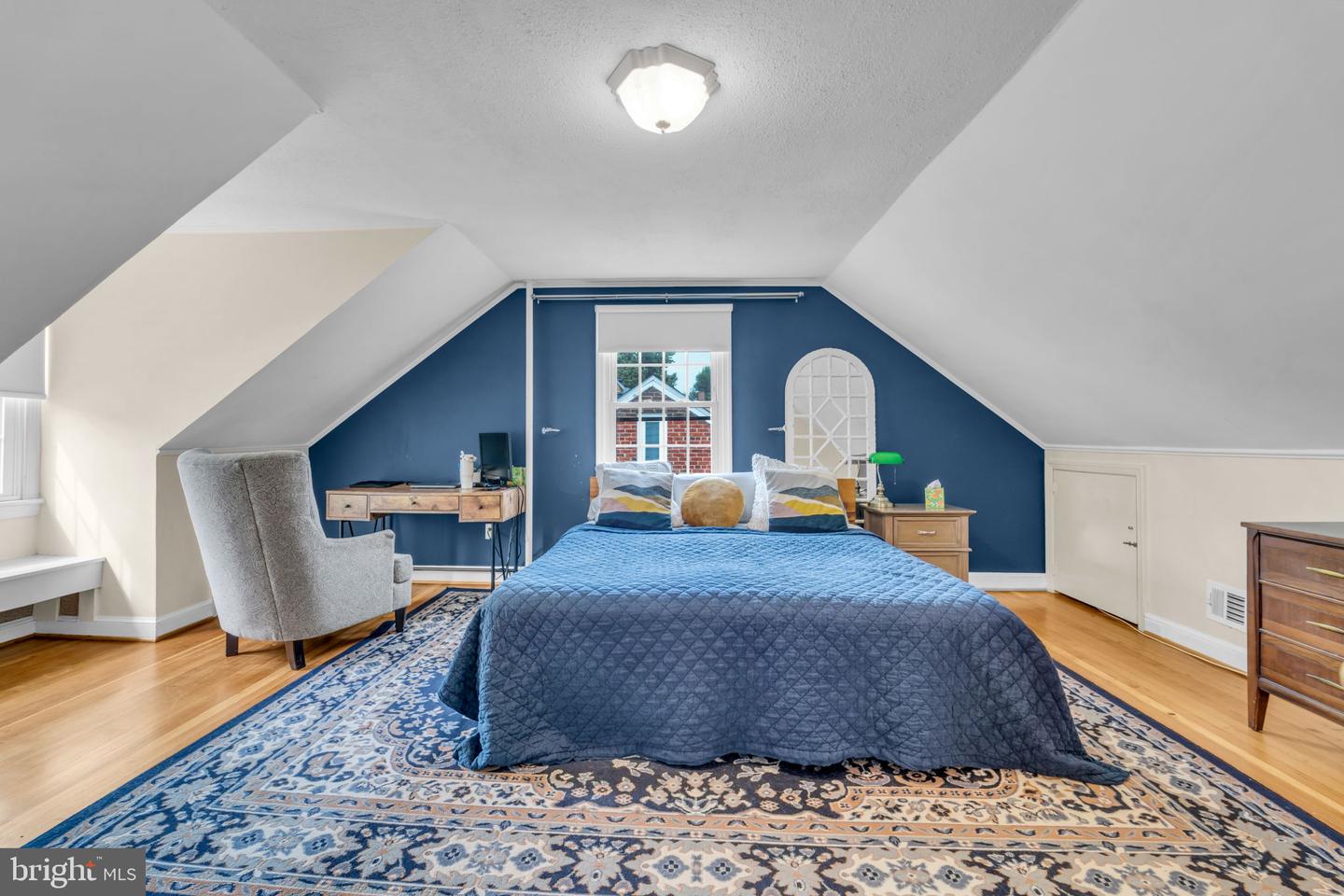 2805 W GEORGE MASON RD, FALLS CHURCH, Virginia 22042, 4 Bedrooms Bedrooms, ,2 BathroomsBathrooms,Residential,For sale,2805 W GEORGE MASON RD,VAFX2270254 MLS # VAFX2270254