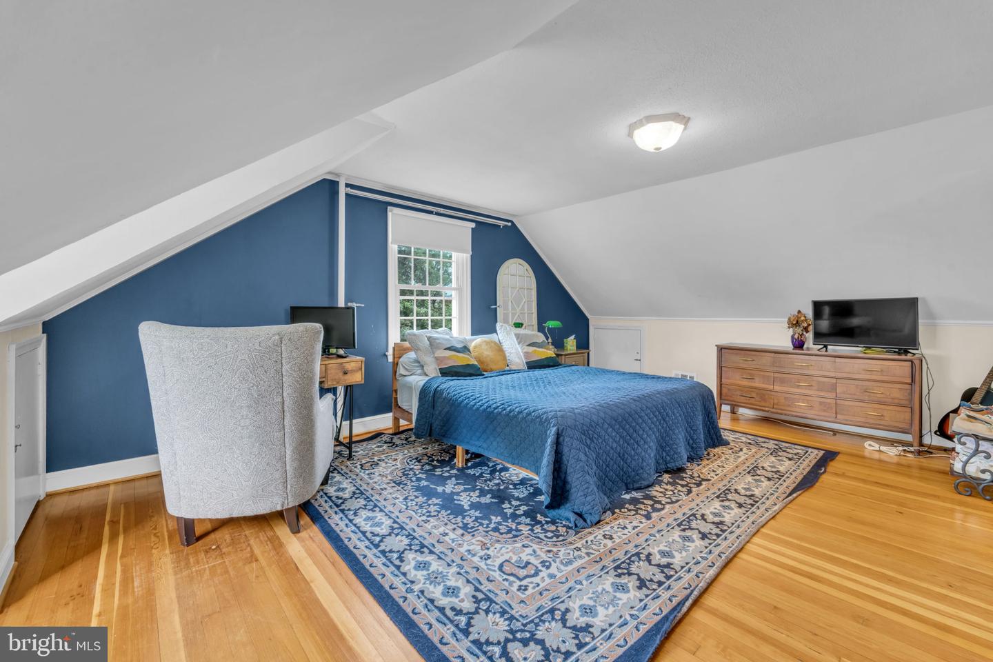 2805 W GEORGE MASON RD, FALLS CHURCH, Virginia 22042, 4 Bedrooms Bedrooms, ,2 BathroomsBathrooms,Residential,For sale,2805 W GEORGE MASON RD,VAFX2270254 MLS # VAFX2270254
