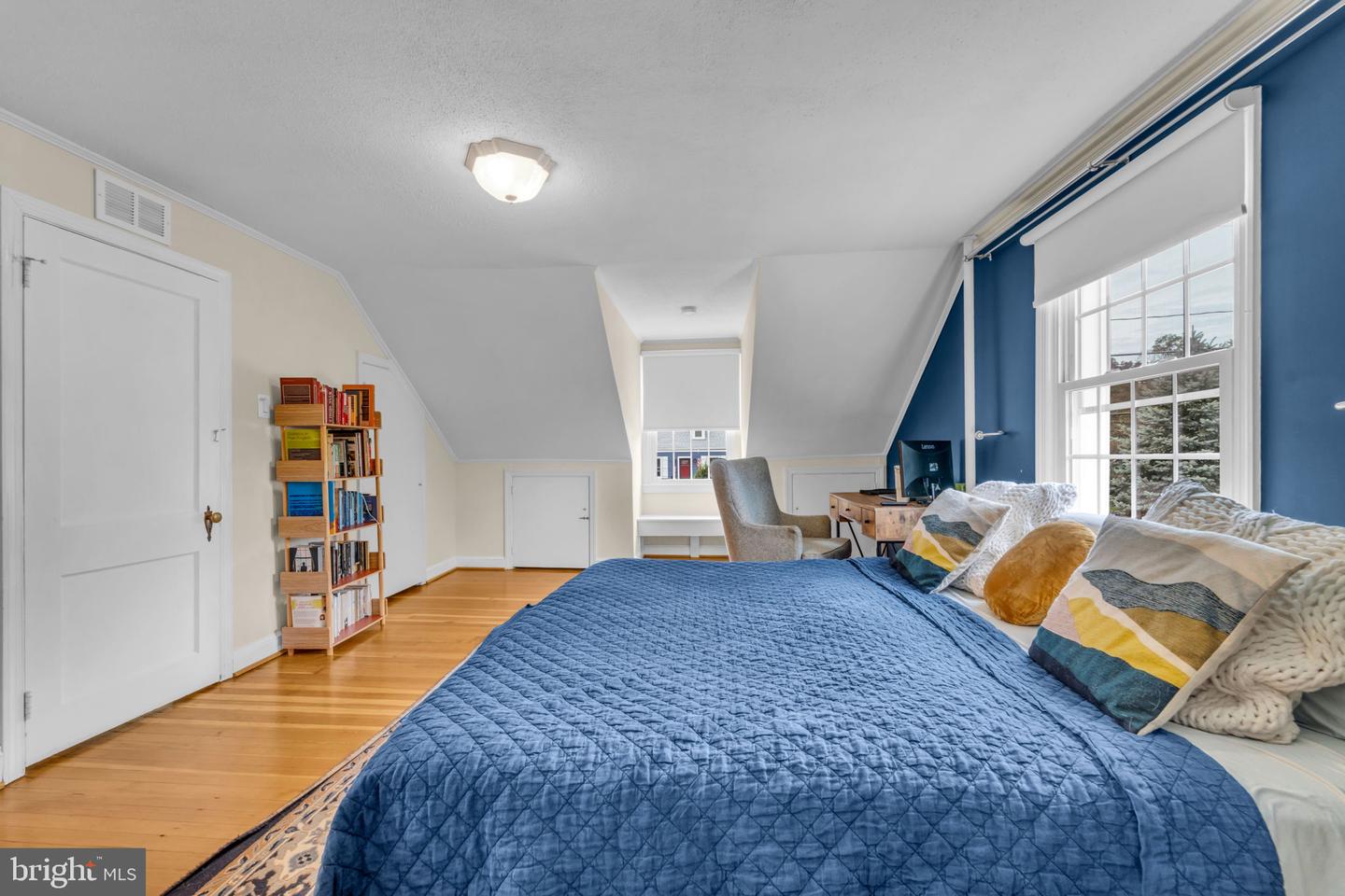 2805 W GEORGE MASON RD, FALLS CHURCH, Virginia 22042, 4 Bedrooms Bedrooms, ,2 BathroomsBathrooms,Residential,For sale,2805 W GEORGE MASON RD,VAFX2270254 MLS # VAFX2270254