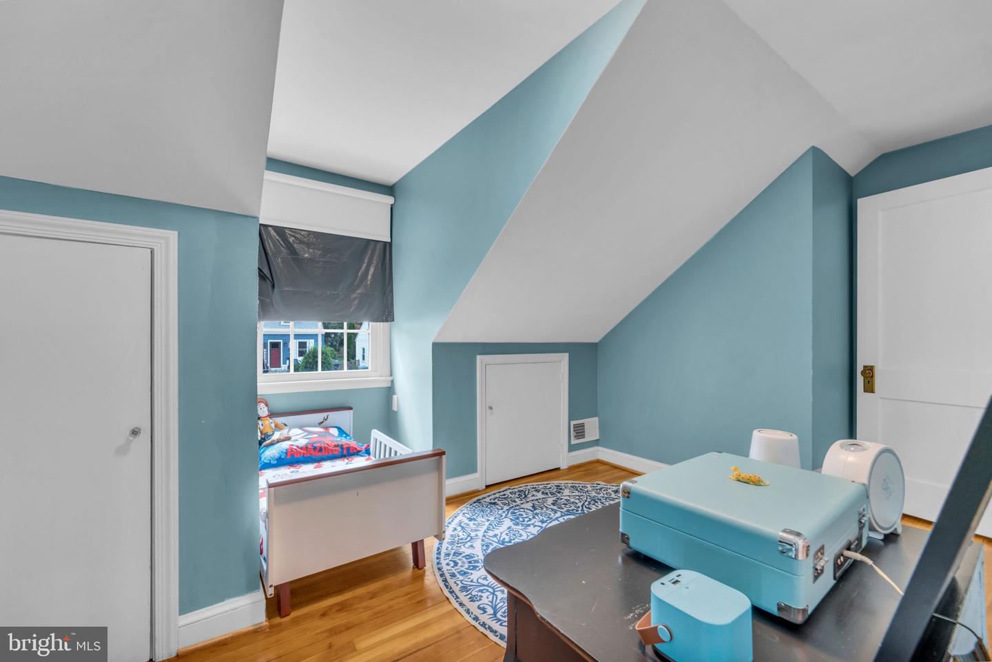2805 W GEORGE MASON RD, FALLS CHURCH, Virginia 22042, 4 Bedrooms Bedrooms, ,2 BathroomsBathrooms,Residential,For sale,2805 W GEORGE MASON RD,VAFX2270254 MLS # VAFX2270254