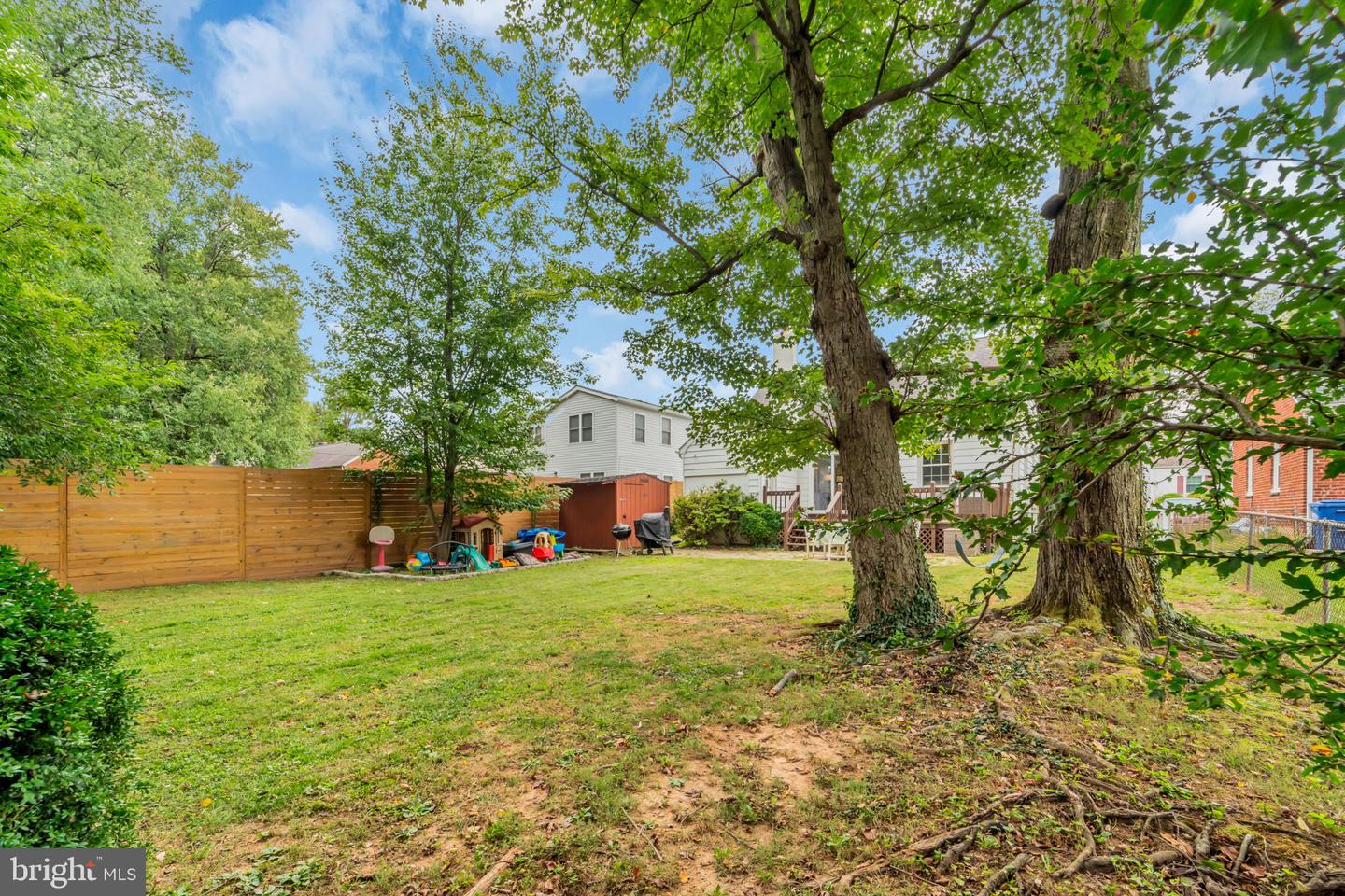 2805 W GEORGE MASON RD, FALLS CHURCH, Virginia 22042, 4 Bedrooms Bedrooms, ,2 BathroomsBathrooms,Residential,For sale,2805 W GEORGE MASON RD,VAFX2270254 MLS # VAFX2270254