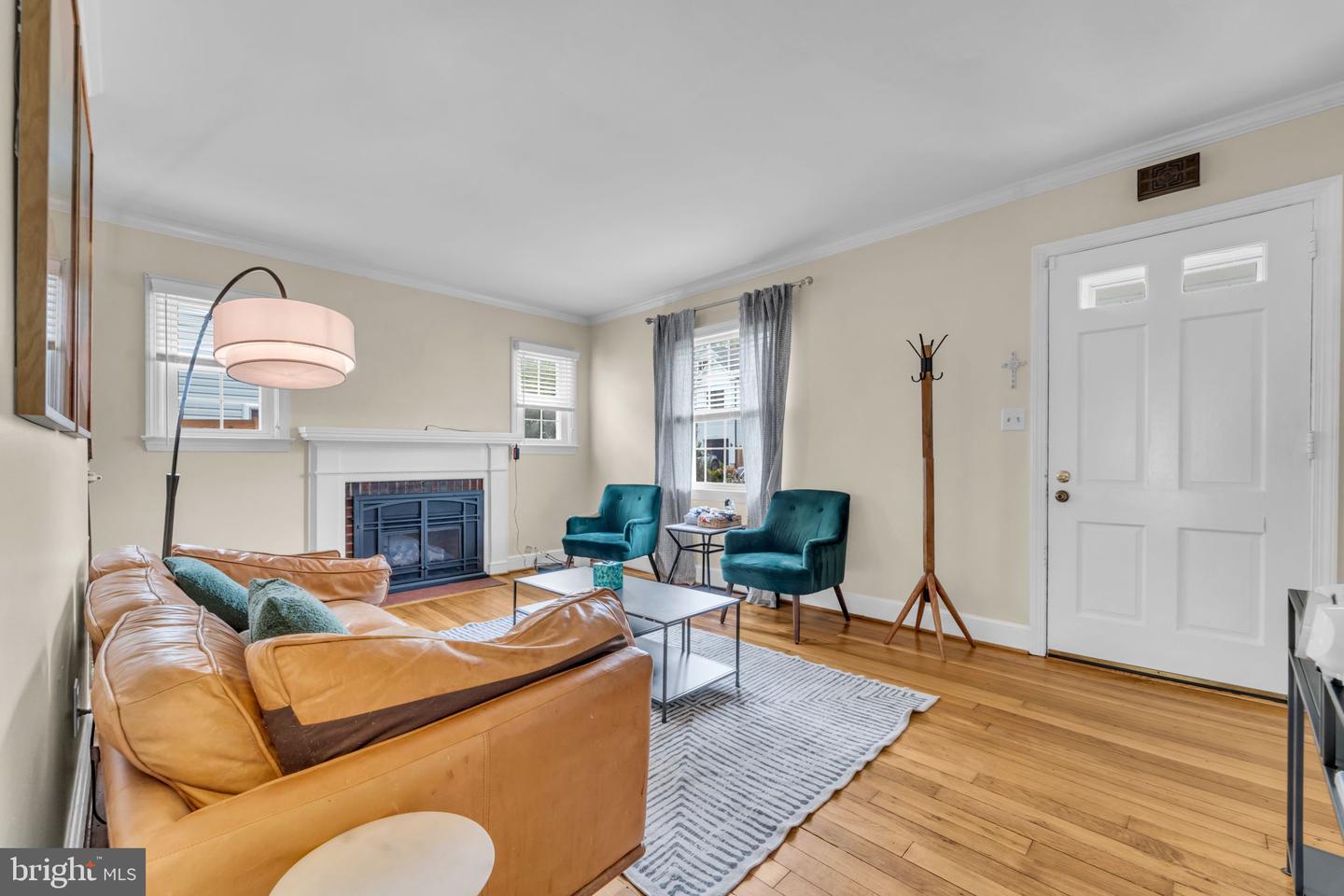 2805 W GEORGE MASON RD, FALLS CHURCH, Virginia 22042, 4 Bedrooms Bedrooms, ,2 BathroomsBathrooms,Residential,For sale,2805 W GEORGE MASON RD,VAFX2270254 MLS # VAFX2270254
