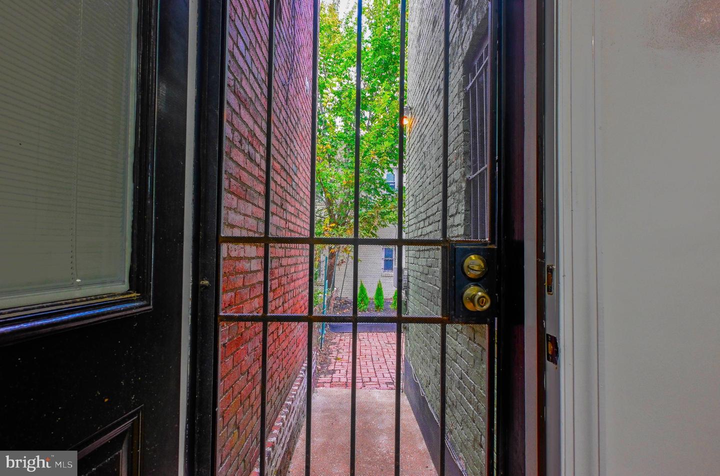 1702 A ST SE, WASHINGTON, District Of Columbia 20003, 2 Bedrooms Bedrooms, ,1 BathroomBathrooms,Residential,For sale,1702 A ST SE,DCDC2225068 MLS # DCDC2225068