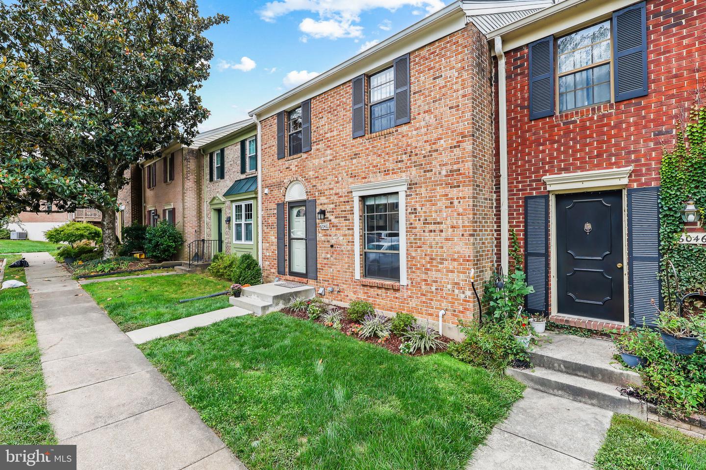 6048 HEATHWICK CT, BURKE, Virginia 22015, 3 Bedrooms Bedrooms, 12 Rooms Rooms,2 BathroomsBathrooms,Residential,For sale,6048 HEATHWICK CT,VAFX2270268 MLS # VAFX2270268