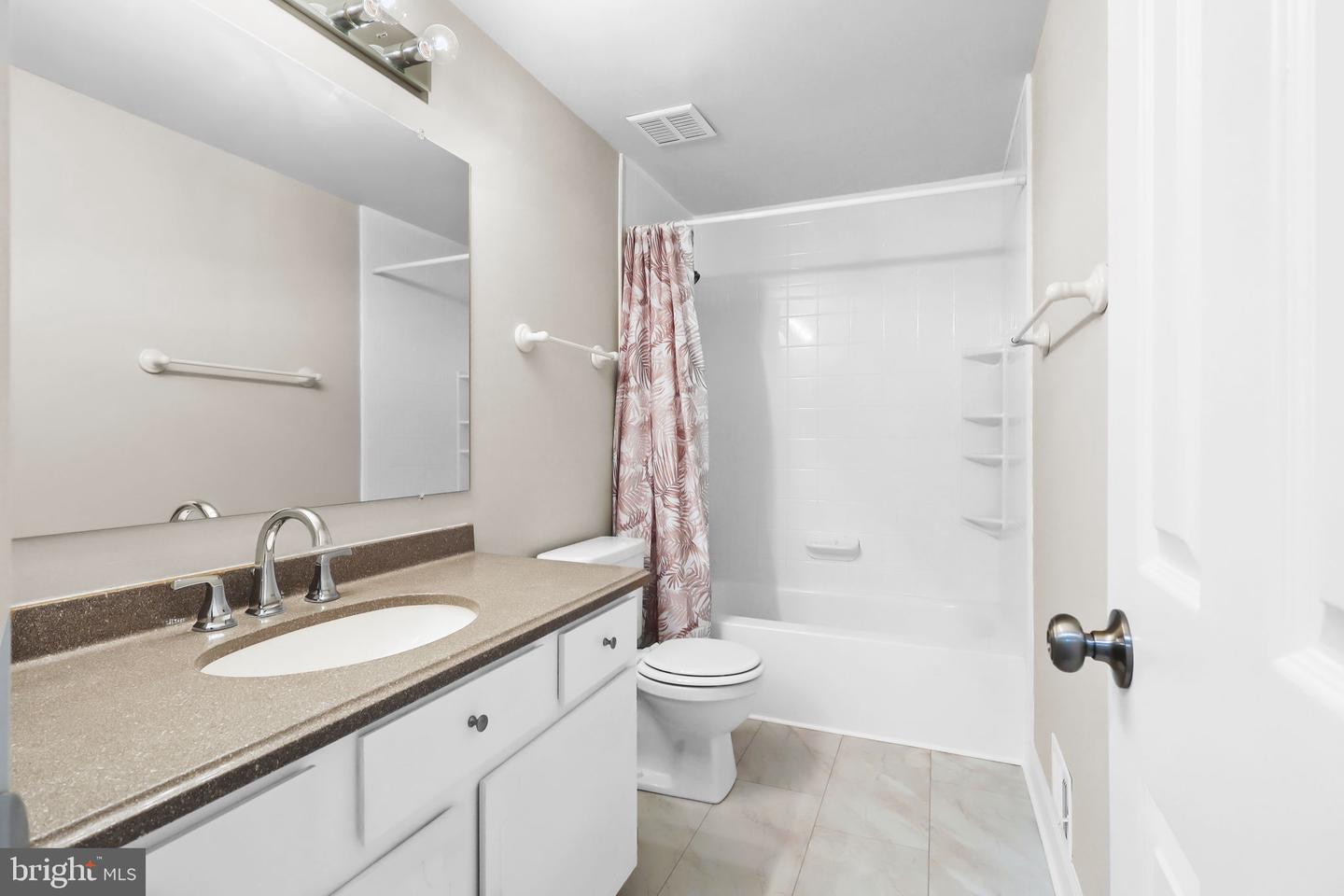 6048 HEATHWICK CT, BURKE, Virginia 22015, 3 Bedrooms Bedrooms, 12 Rooms Rooms,2 BathroomsBathrooms,Residential,For sale,6048 HEATHWICK CT,VAFX2270268 MLS # VAFX2270268