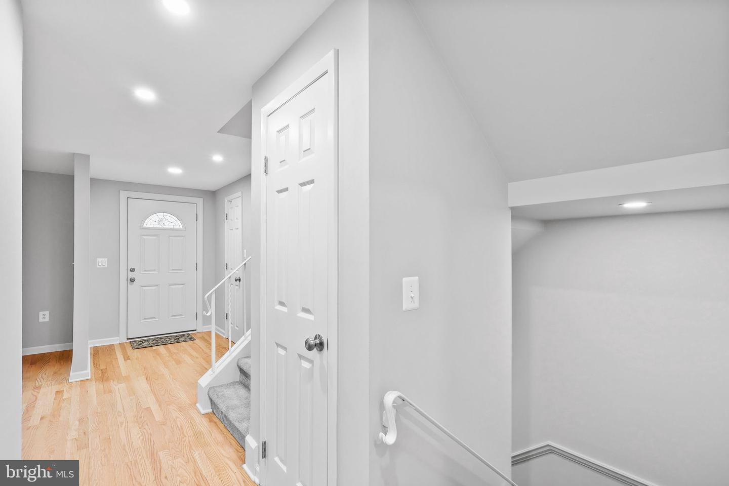 6048 HEATHWICK CT, BURKE, Virginia 22015, 3 Bedrooms Bedrooms, 12 Rooms Rooms,2 BathroomsBathrooms,Residential,For sale,6048 HEATHWICK CT,VAFX2270268 MLS # VAFX2270268