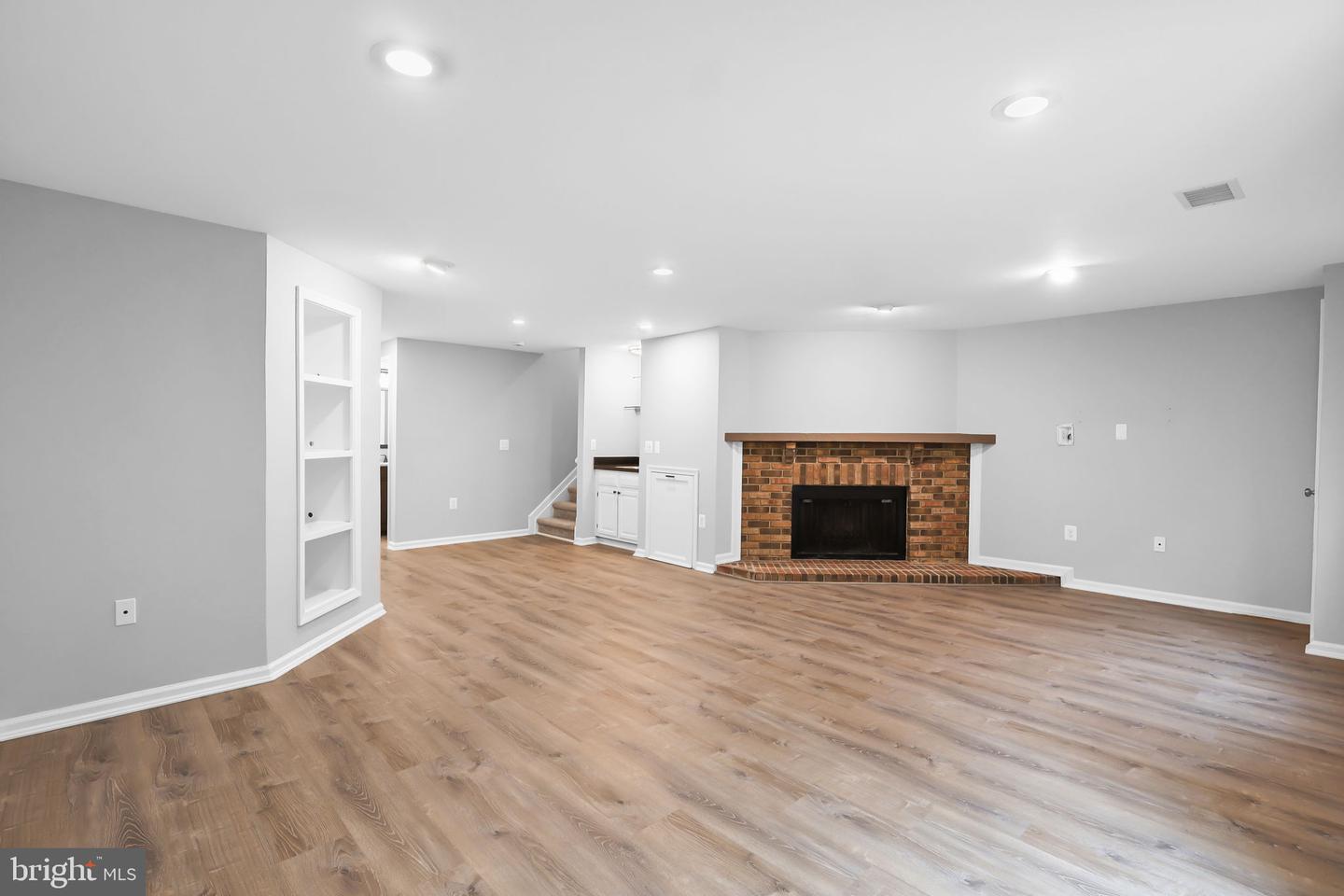 6048 HEATHWICK CT, BURKE, Virginia 22015, 3 Bedrooms Bedrooms, 12 Rooms Rooms,2 BathroomsBathrooms,Residential,For sale,6048 HEATHWICK CT,VAFX2270268 MLS # VAFX2270268