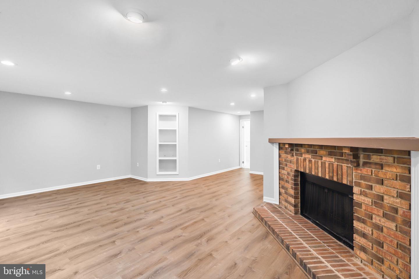 6048 HEATHWICK CT, BURKE, Virginia 22015, 3 Bedrooms Bedrooms, 12 Rooms Rooms,2 BathroomsBathrooms,Residential,For sale,6048 HEATHWICK CT,VAFX2270268 MLS # VAFX2270268