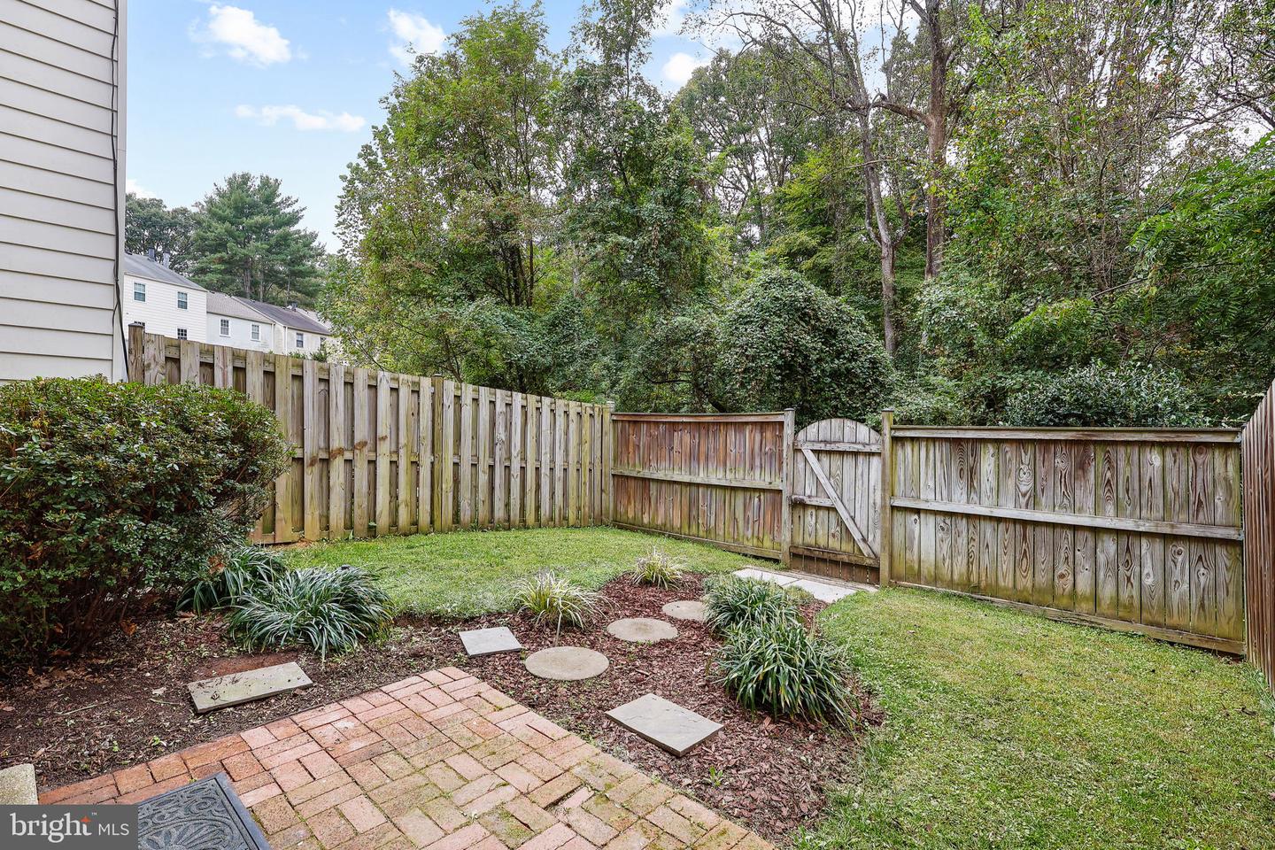 6048 HEATHWICK CT, BURKE, Virginia 22015, 3 Bedrooms Bedrooms, 12 Rooms Rooms,2 BathroomsBathrooms,Residential,For sale,6048 HEATHWICK CT,VAFX2270268 MLS # VAFX2270268