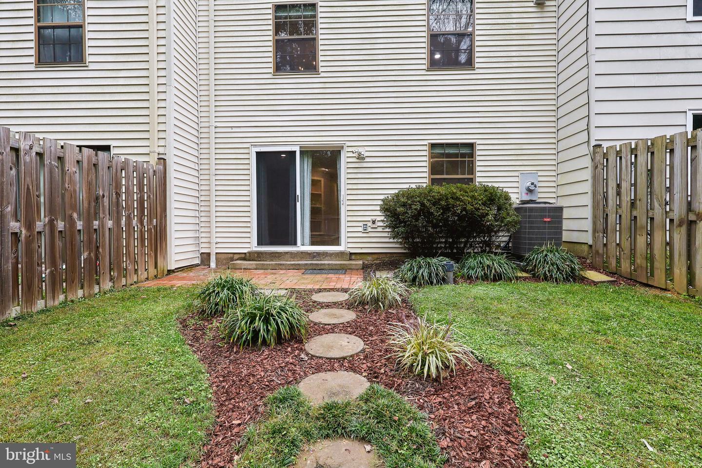 6048 HEATHWICK CT, BURKE, Virginia 22015, 3 Bedrooms Bedrooms, 12 Rooms Rooms,2 BathroomsBathrooms,Residential,For sale,6048 HEATHWICK CT,VAFX2270268 MLS # VAFX2270268