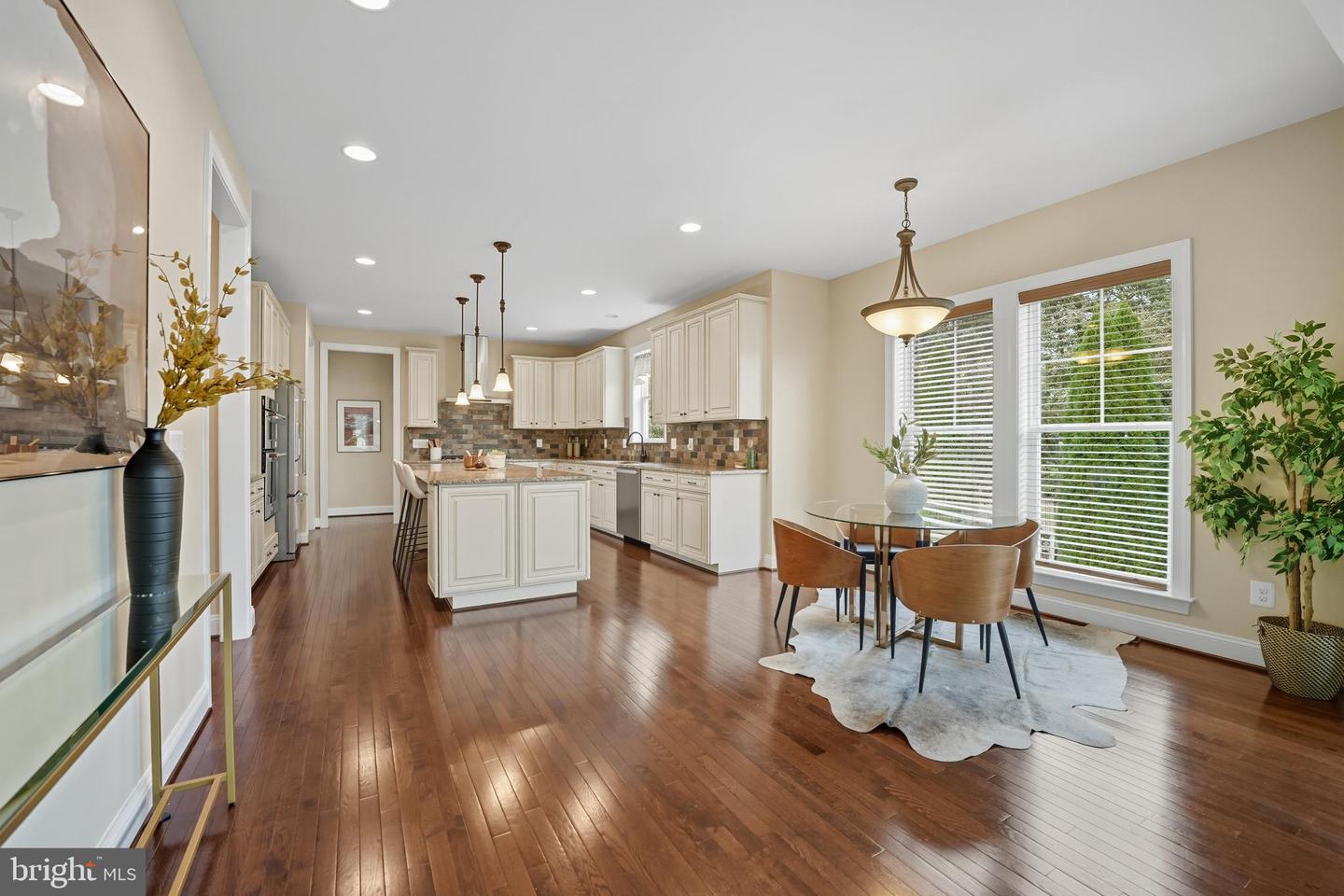 100 HEGLAR OAKS CT, HERNDON, Virginia 20170, 5 Bedrooms Bedrooms, ,5 BathroomsBathrooms,Residential,For sale,100 HEGLAR OAKS CT,VAFX2270290 MLS # VAFX2270290
