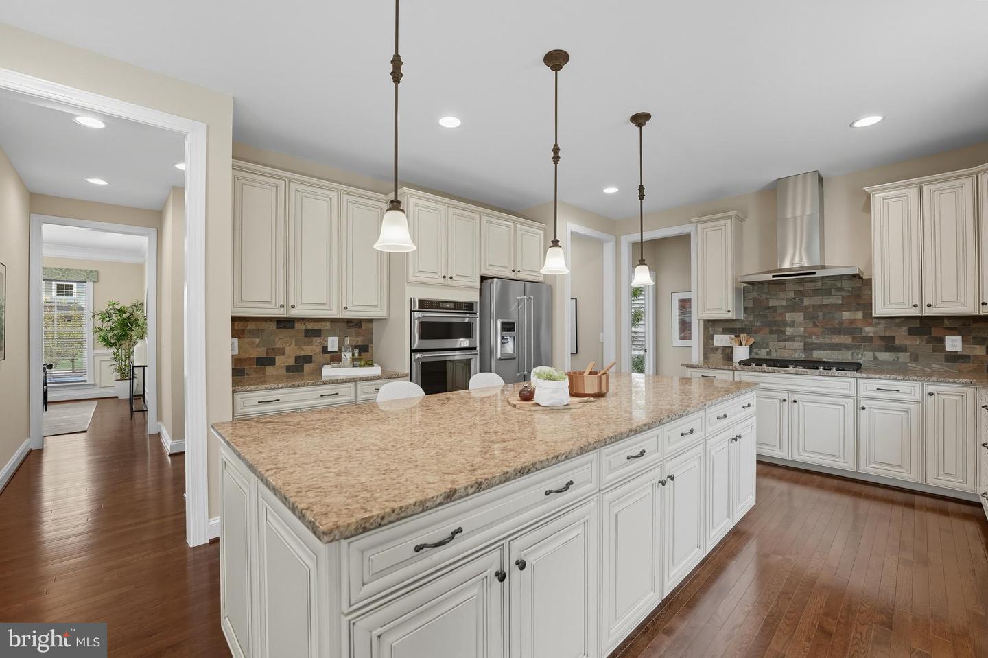 100 HEGLAR OAKS CT, HERNDON, Virginia 20170, 5 Bedrooms Bedrooms, ,5 BathroomsBathrooms,Residential,For sale,100 HEGLAR OAKS CT,VAFX2270290 MLS # VAFX2270290