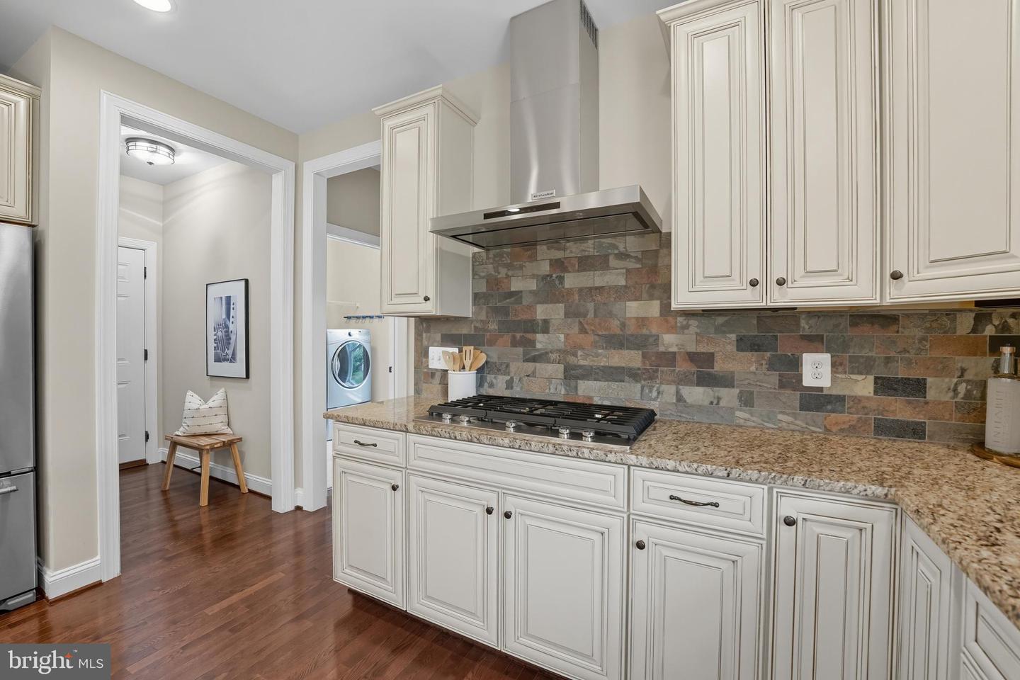 100 HEGLAR OAKS CT, HERNDON, Virginia 20170, 5 Bedrooms Bedrooms, ,5 BathroomsBathrooms,Residential,For sale,100 HEGLAR OAKS CT,VAFX2270290 MLS # VAFX2270290
