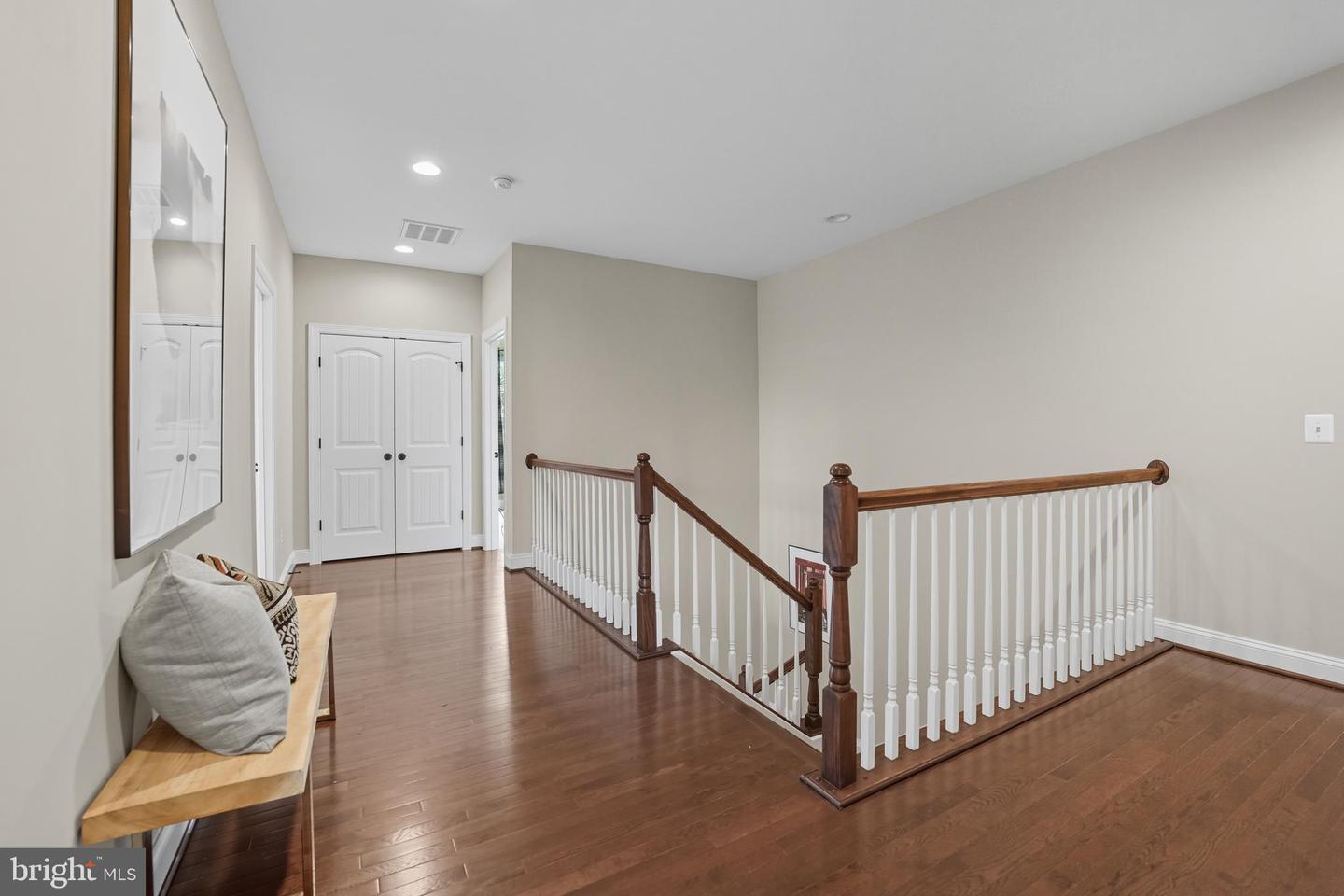 100 HEGLAR OAKS CT, HERNDON, Virginia 20170, 5 Bedrooms Bedrooms, ,5 BathroomsBathrooms,Residential,For sale,100 HEGLAR OAKS CT,VAFX2270290 MLS # VAFX2270290