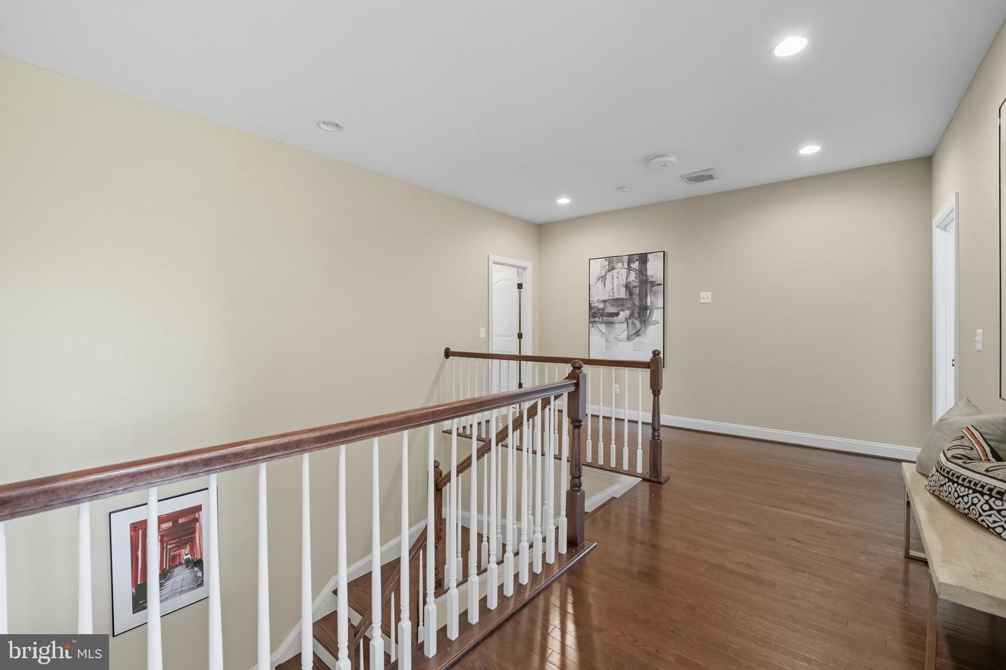 100 HEGLAR OAKS CT, HERNDON, Virginia 20170, 5 Bedrooms Bedrooms, ,5 BathroomsBathrooms,Residential,For sale,100 HEGLAR OAKS CT,VAFX2270290 MLS # VAFX2270290