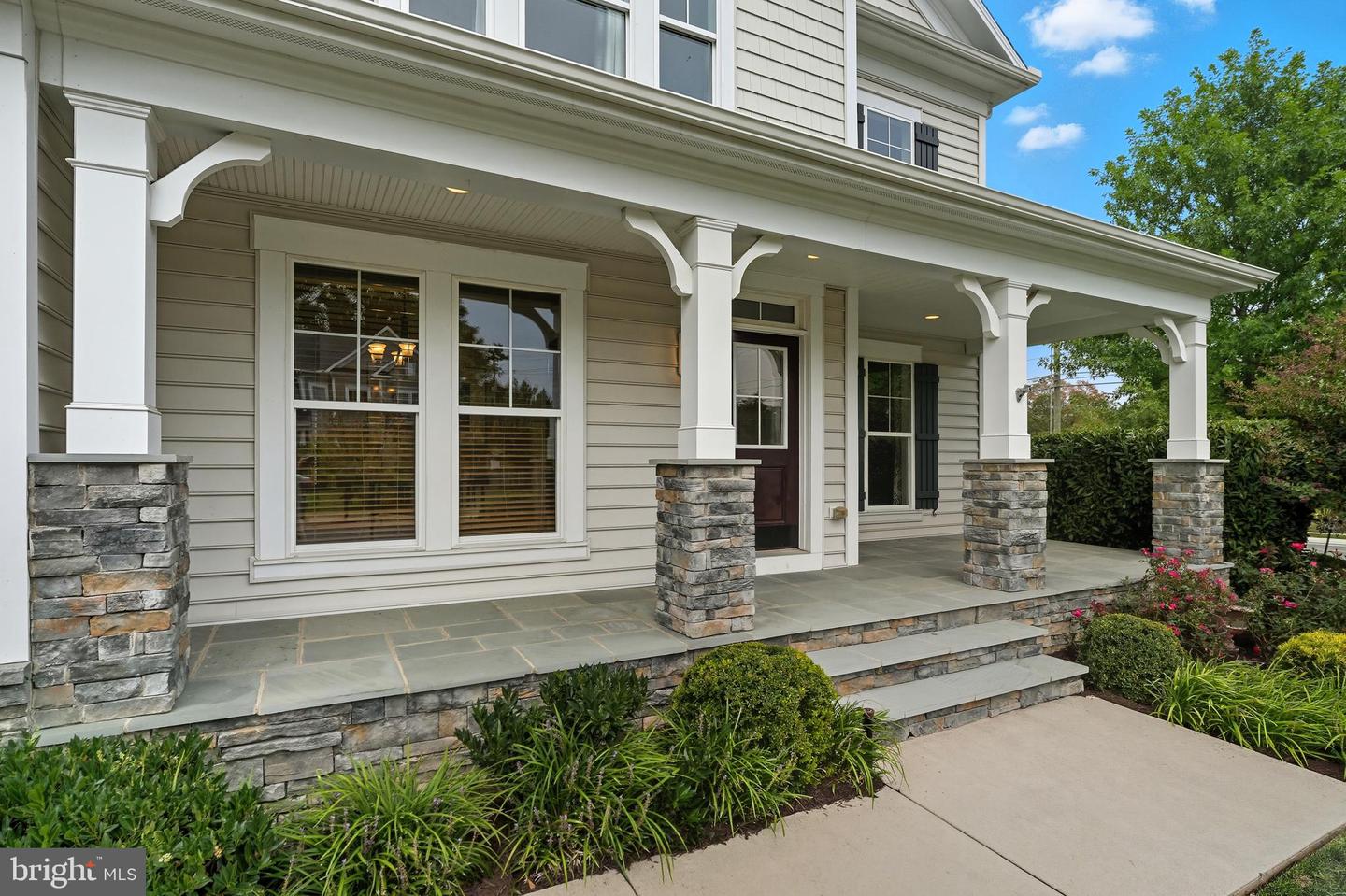 100 HEGLAR OAKS CT, HERNDON, Virginia 20170, 5 Bedrooms Bedrooms, ,5 BathroomsBathrooms,Residential,For sale,100 HEGLAR OAKS CT,VAFX2270290 MLS # VAFX2270290