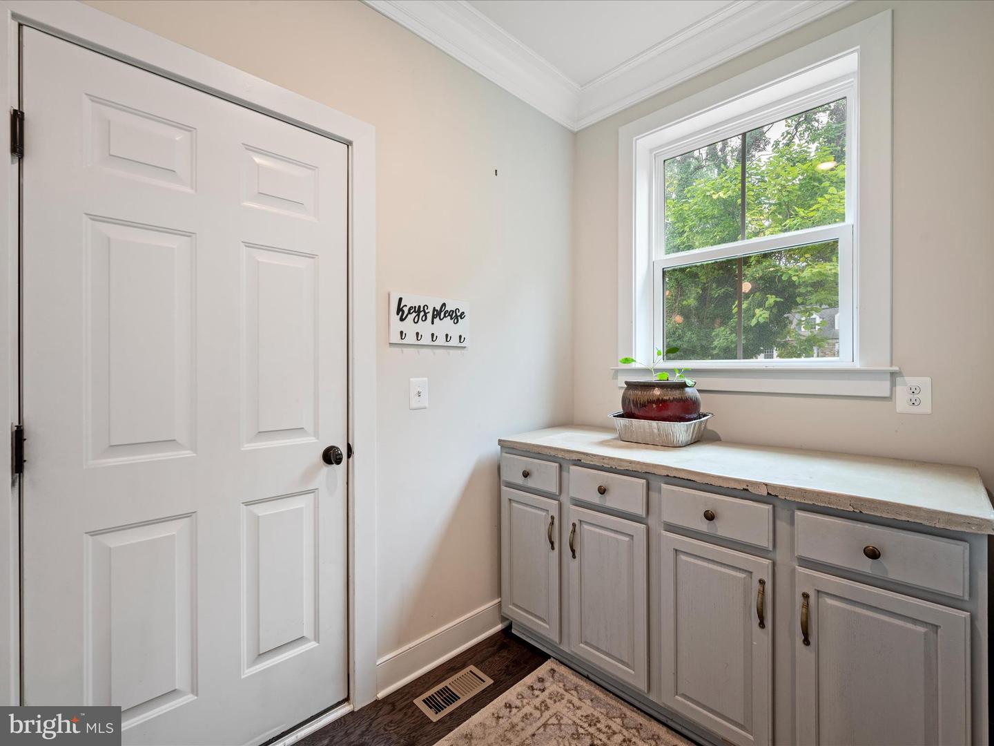221 S 32ND ST, PURCELLVILLE, Virginia 20132, 4 Bedrooms Bedrooms, ,3 BathroomsBathrooms,Residential,For sale,221 S 32ND ST,VALO2108036 MLS # VALO2108036