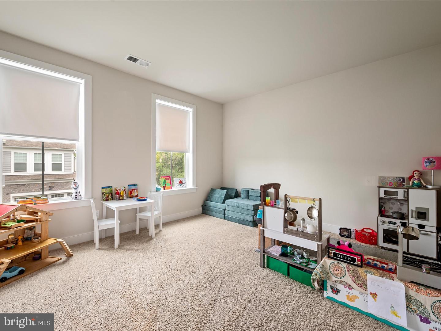 221 S 32ND ST, PURCELLVILLE, Virginia 20132, 4 Bedrooms Bedrooms, ,3 BathroomsBathrooms,Residential,For sale,221 S 32ND ST,VALO2108036 MLS # VALO2108036
