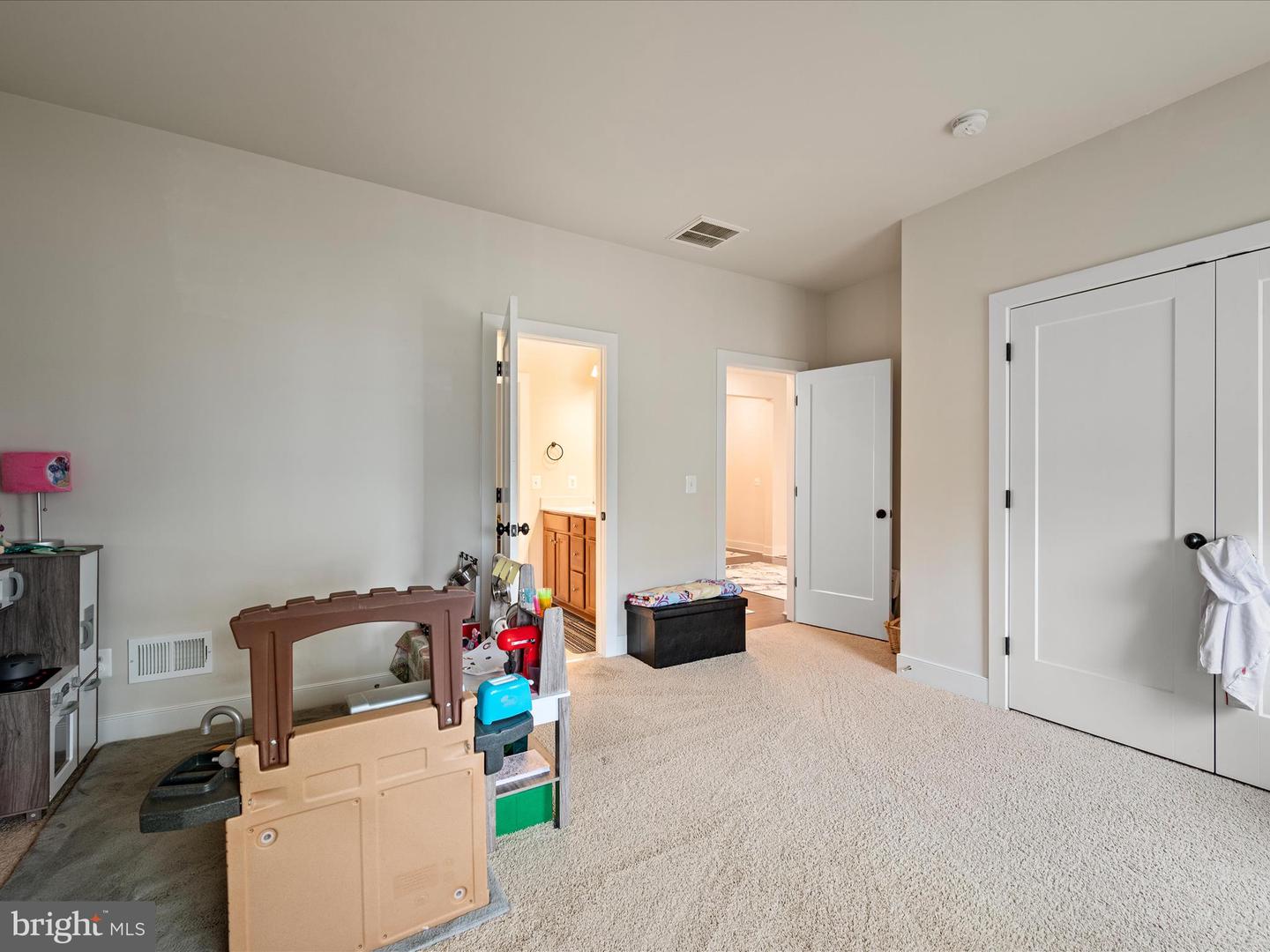 221 S 32ND ST, PURCELLVILLE, Virginia 20132, 4 Bedrooms Bedrooms, ,3 BathroomsBathrooms,Residential,For sale,221 S 32ND ST,VALO2108036 MLS # VALO2108036