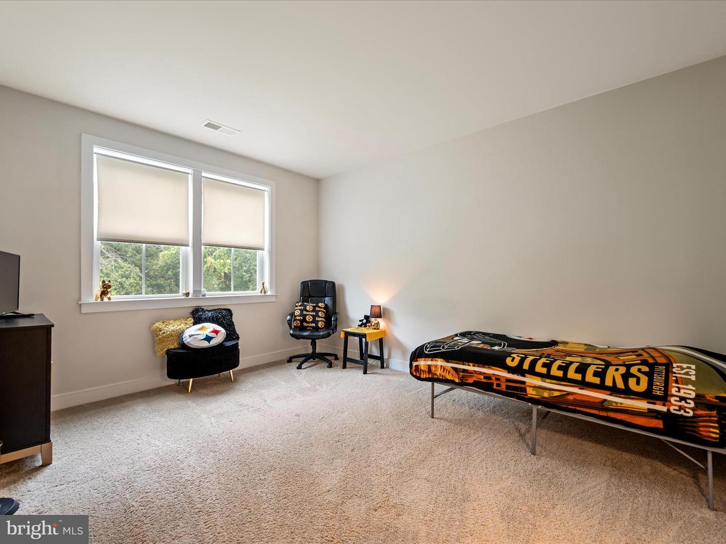 221 S 32ND ST, PURCELLVILLE, Virginia 20132, 4 Bedrooms Bedrooms, ,3 BathroomsBathrooms,Residential,For sale,221 S 32ND ST,VALO2108036 MLS # VALO2108036