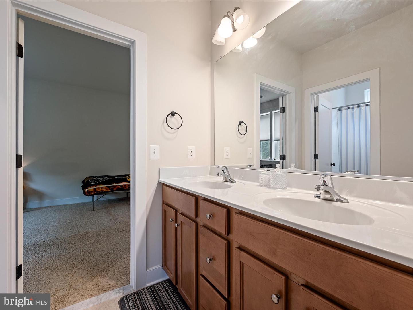 221 S 32ND ST, PURCELLVILLE, Virginia 20132, 4 Bedrooms Bedrooms, ,3 BathroomsBathrooms,Residential,For sale,221 S 32ND ST,VALO2108036 MLS # VALO2108036