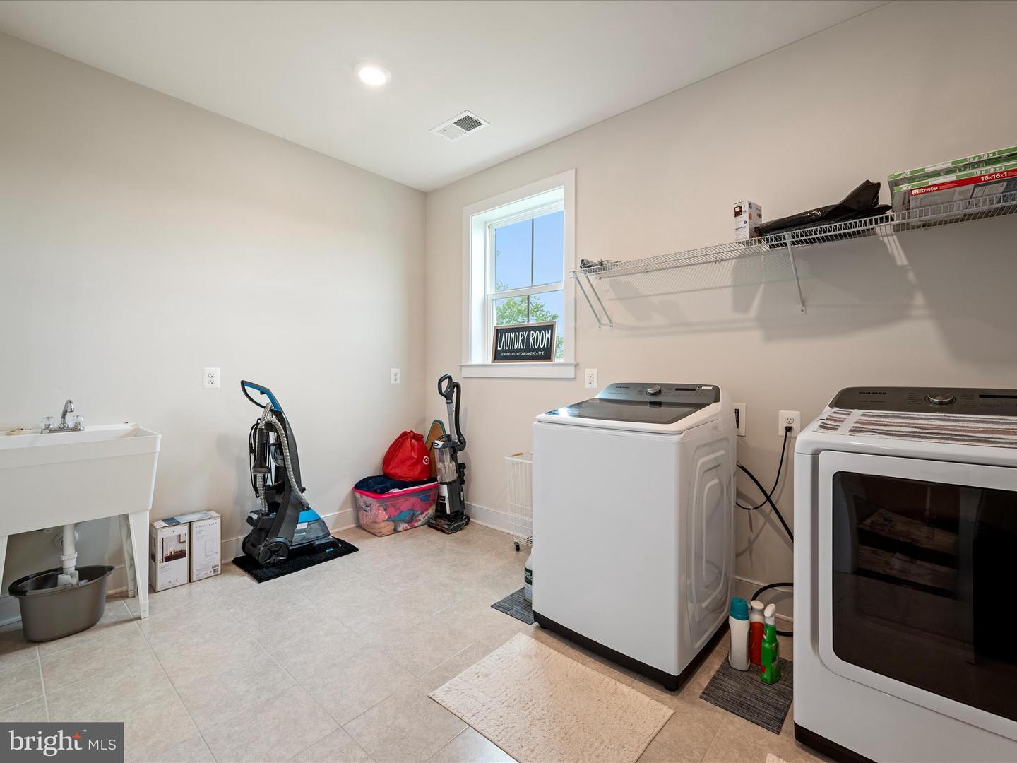 221 S 32ND ST, PURCELLVILLE, Virginia 20132, 4 Bedrooms Bedrooms, ,3 BathroomsBathrooms,Residential,For sale,221 S 32ND ST,VALO2108036 MLS # VALO2108036