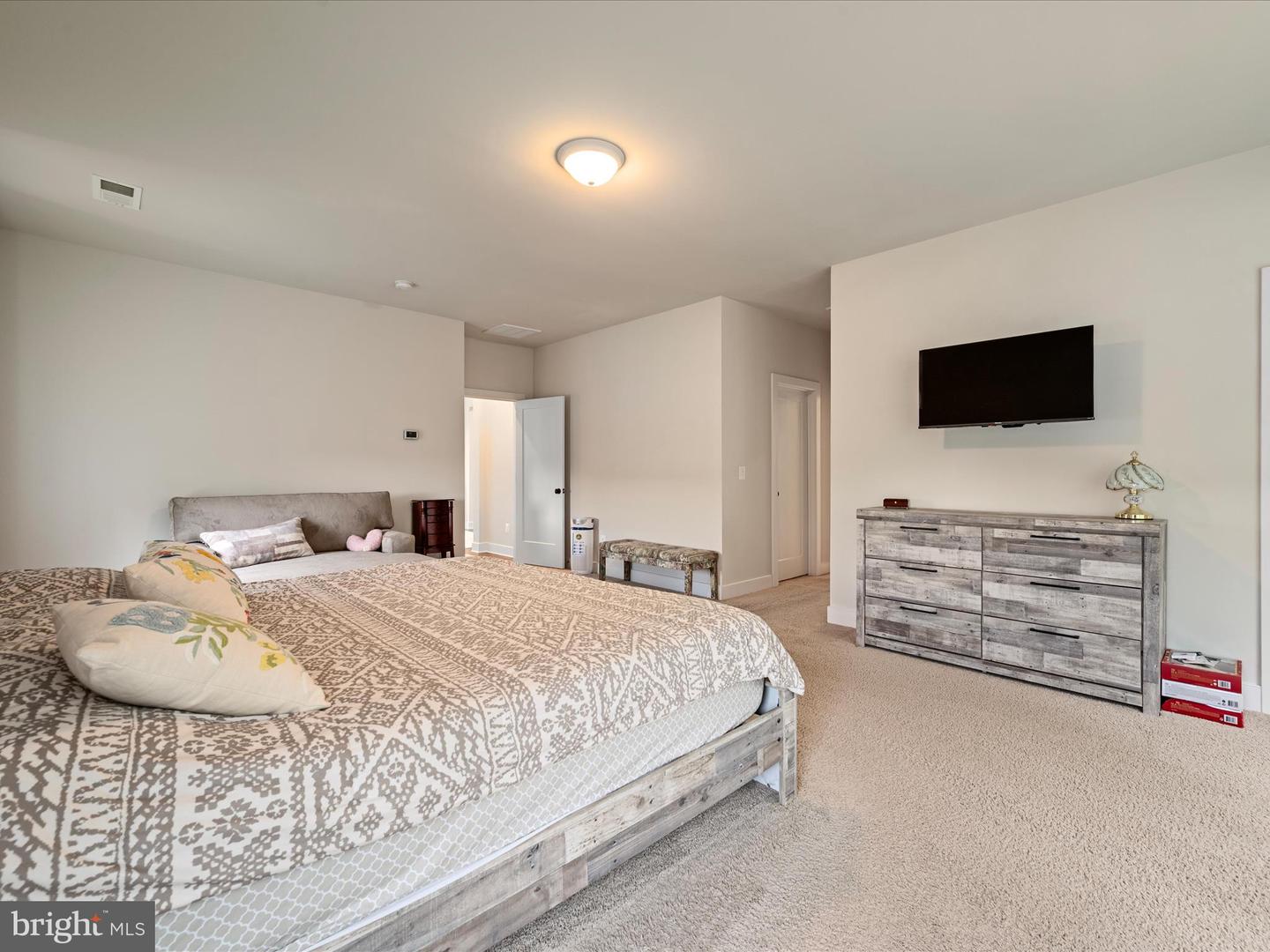 221 S 32ND ST, PURCELLVILLE, Virginia 20132, 4 Bedrooms Bedrooms, ,3 BathroomsBathrooms,Residential,For sale,221 S 32ND ST,VALO2108036 MLS # VALO2108036
