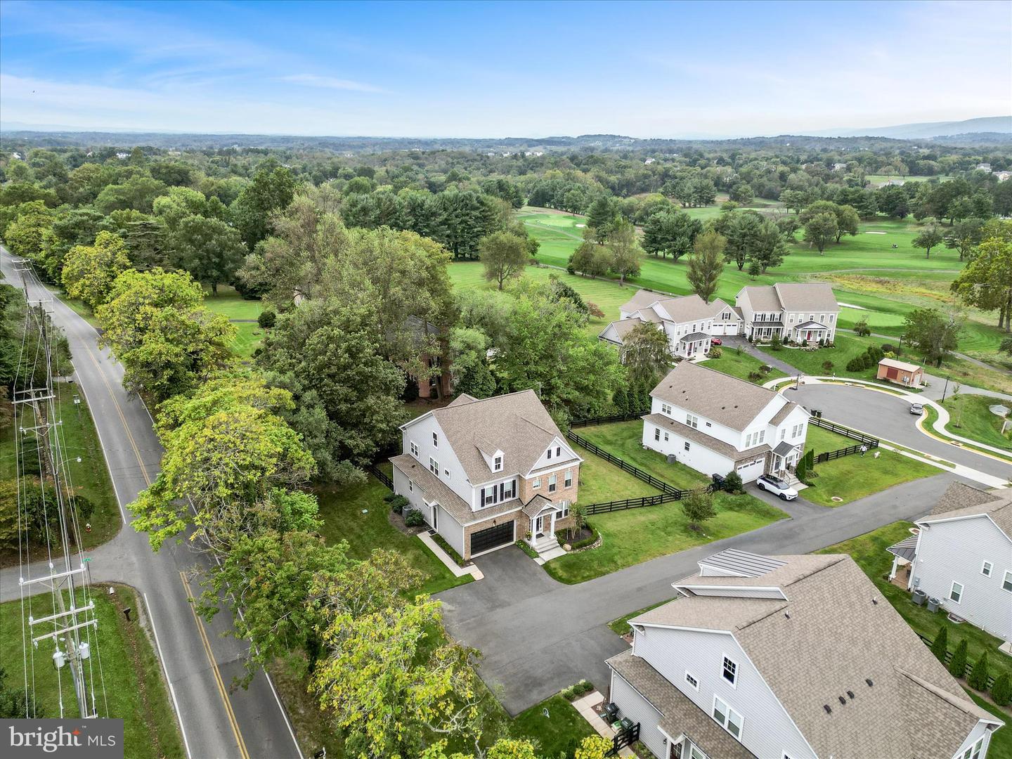 221 S 32ND ST, PURCELLVILLE, Virginia 20132, 4 Bedrooms Bedrooms, ,3 BathroomsBathrooms,Residential,For sale,221 S 32ND ST,VALO2108036 MLS # VALO2108036