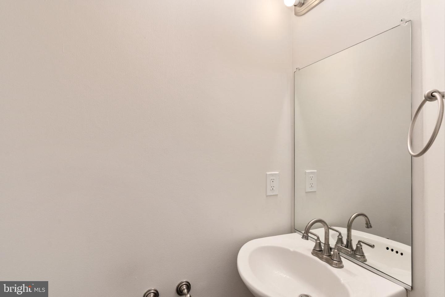 8548 TOWNE MANOR CT, ALEXANDRIA, Virginia 22309, 2 Bedrooms Bedrooms, ,2 BathroomsBathrooms,Residential,For sale,8548 TOWNE MANOR CT,VAFX2270326 MLS # VAFX2270326