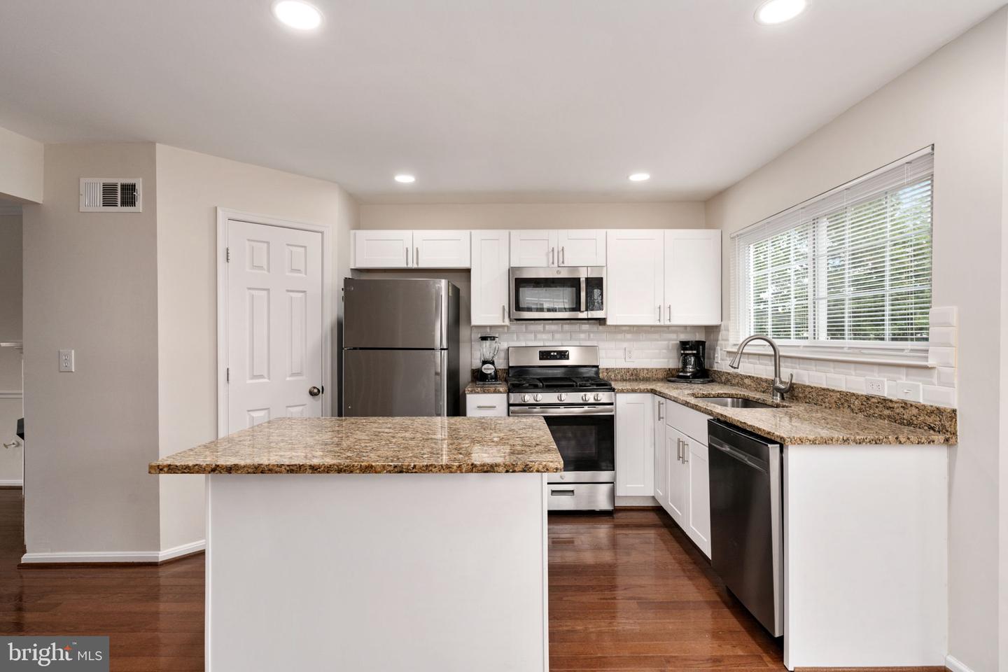 8548 TOWNE MANOR CT, ALEXANDRIA, Virginia 22309, 2 Bedrooms Bedrooms, ,2 BathroomsBathrooms,Residential,For sale,8548 TOWNE MANOR CT,VAFX2270326 MLS # VAFX2270326