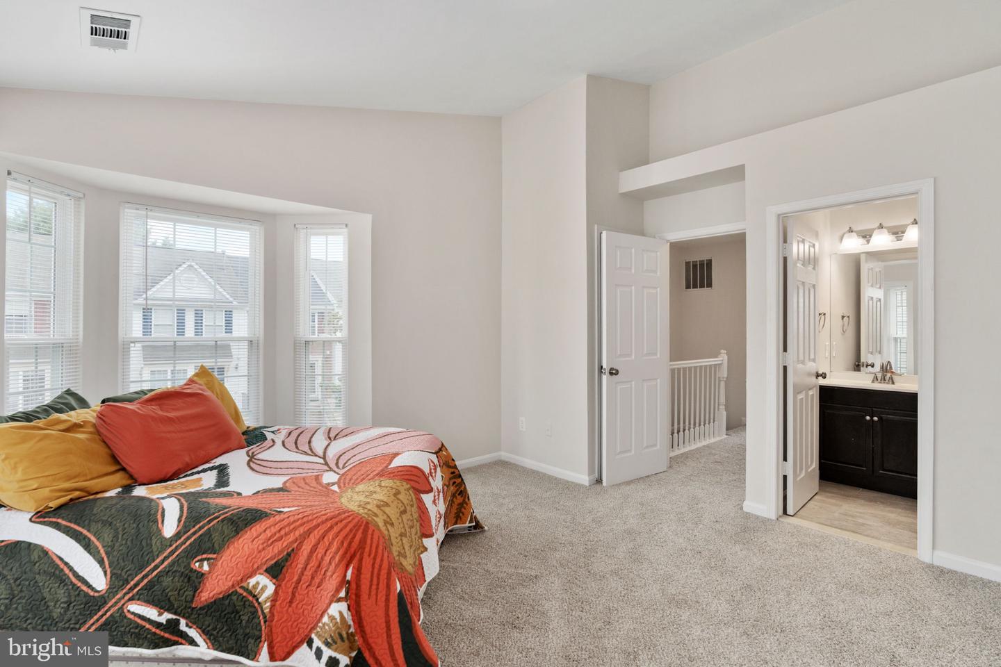 8548 TOWNE MANOR CT, ALEXANDRIA, Virginia 22309, 2 Bedrooms Bedrooms, ,2 BathroomsBathrooms,Residential,For sale,8548 TOWNE MANOR CT,VAFX2270326 MLS # VAFX2270326