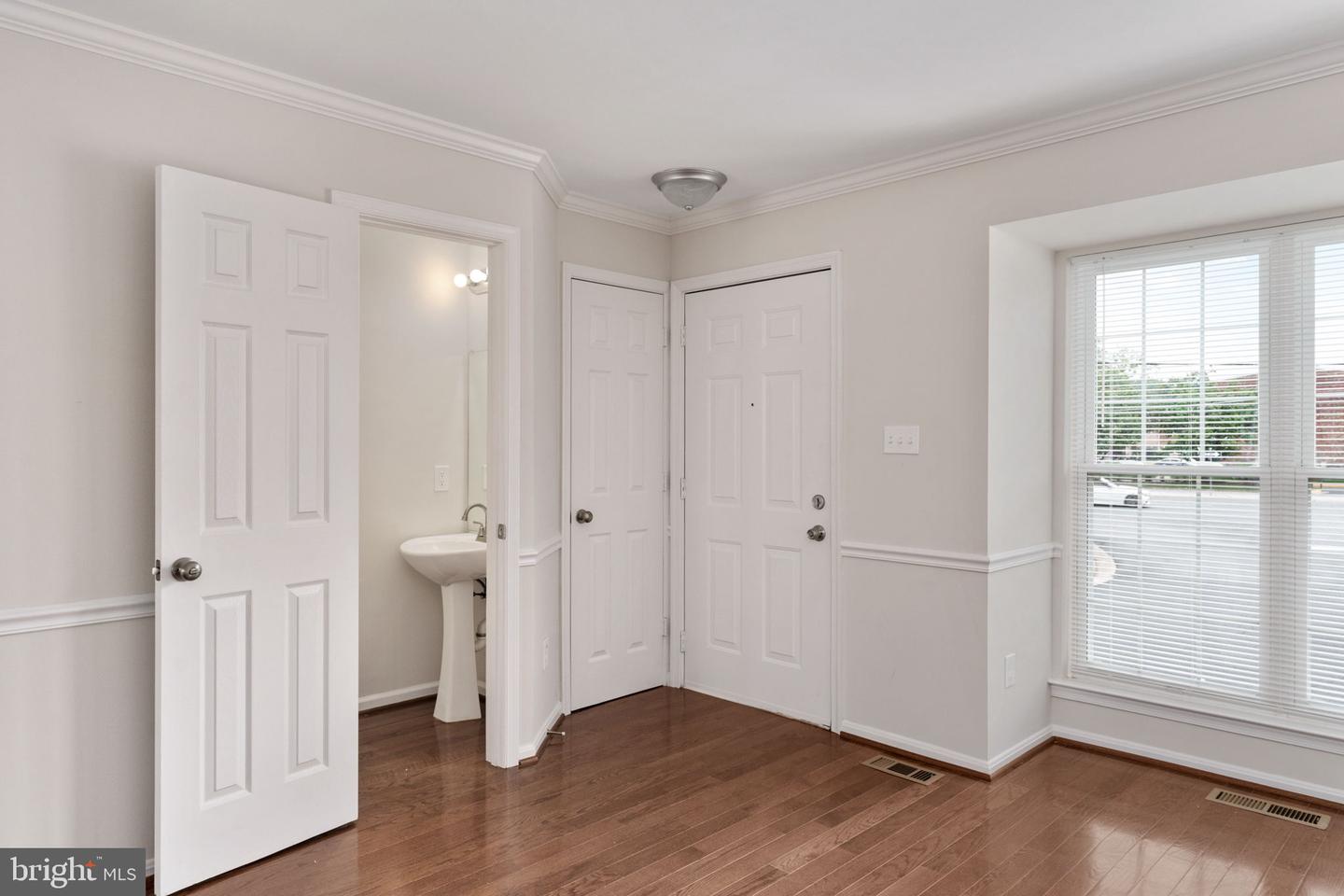 8548 TOWNE MANOR CT, ALEXANDRIA, Virginia 22309, 2 Bedrooms Bedrooms, ,2 BathroomsBathrooms,Residential,For sale,8548 TOWNE MANOR CT,VAFX2270326 MLS # VAFX2270326