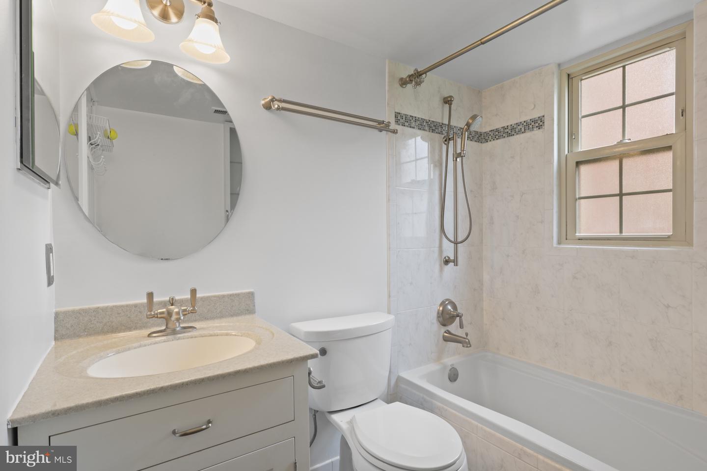 529 BASHFORD LN #1, ALEXANDRIA, Virginia 22314, 1 Bedroom Bedrooms, ,1 BathroomBathrooms,Residential,For sale,529 BASHFORD LN #1,VAAX2050438 MLS # VAAX2050438