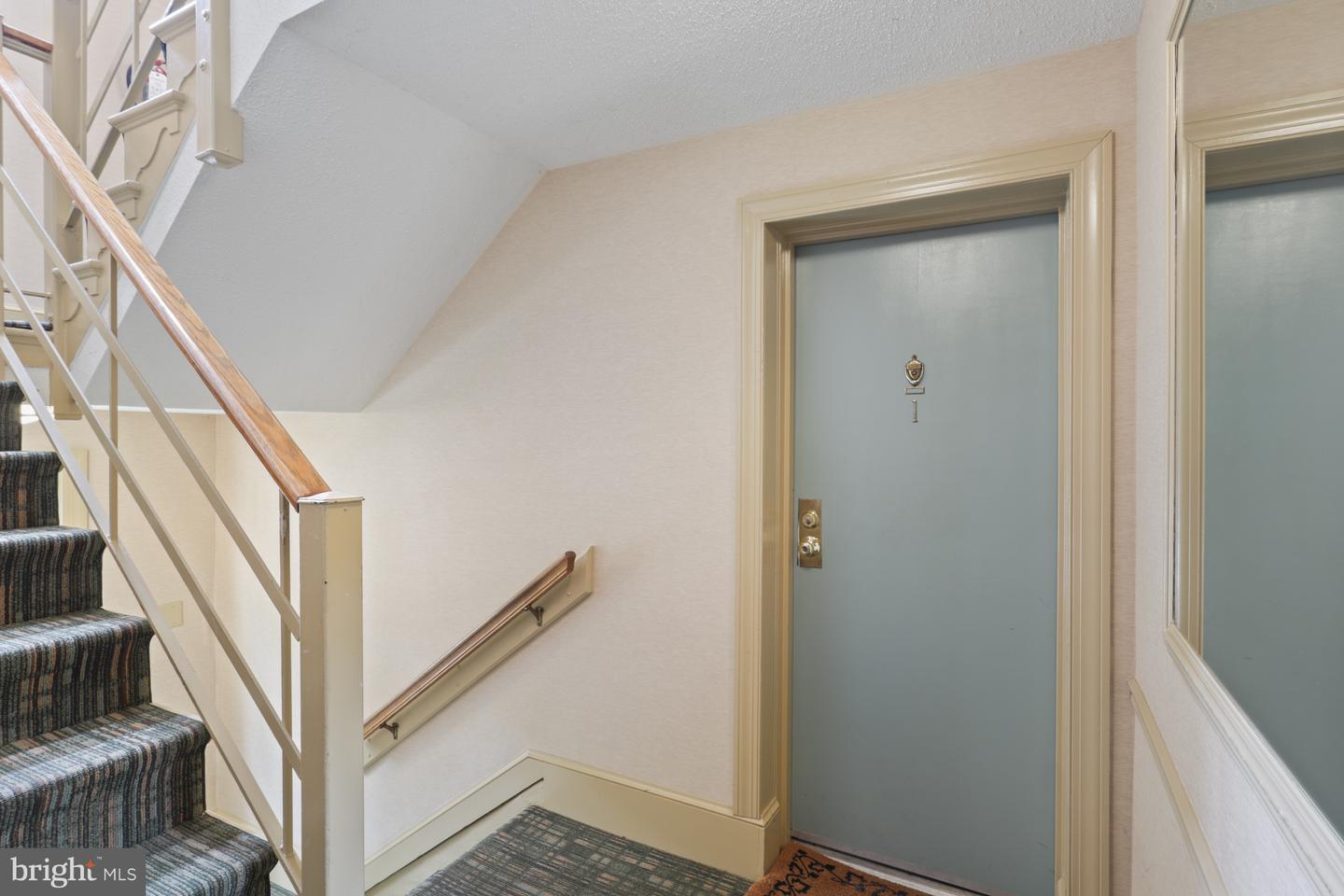 529 BASHFORD LN #1, ALEXANDRIA, Virginia 22314, 1 Bedroom Bedrooms, ,1 BathroomBathrooms,Residential,For sale,529 BASHFORD LN #1,VAAX2050438 MLS # VAAX2050438