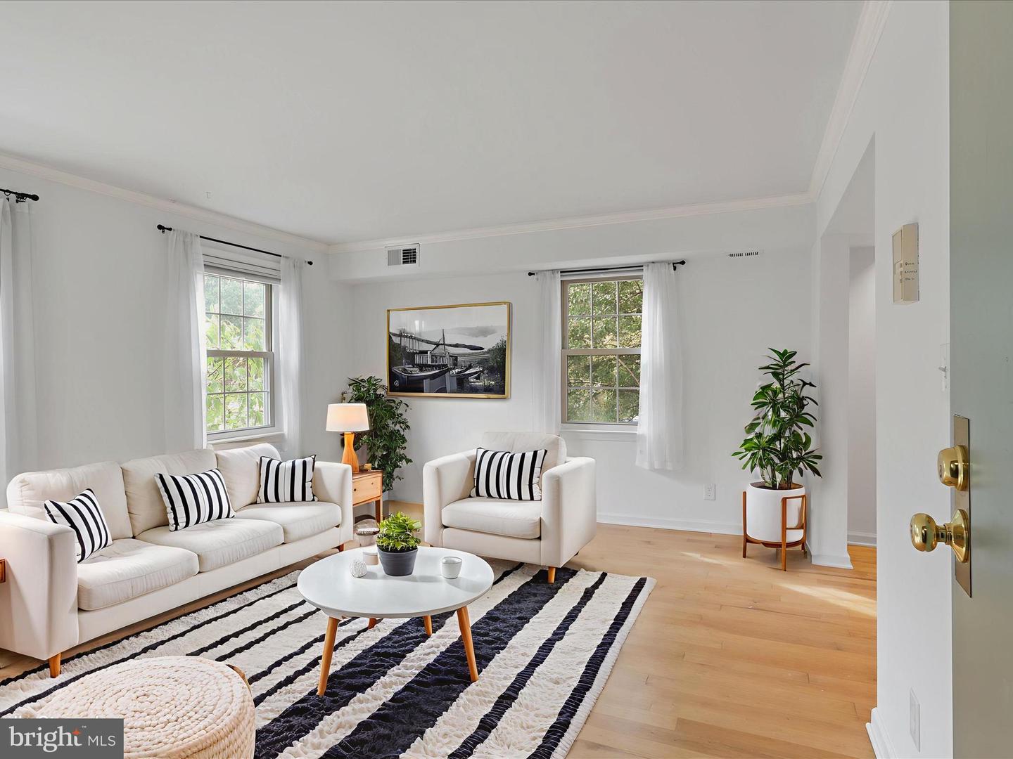 529 BASHFORD LN #1, ALEXANDRIA, Virginia 22314, 1 Bedroom Bedrooms, ,1 BathroomBathrooms,Residential,For sale,529 BASHFORD LN #1,VAAX2050438 MLS # VAAX2050438