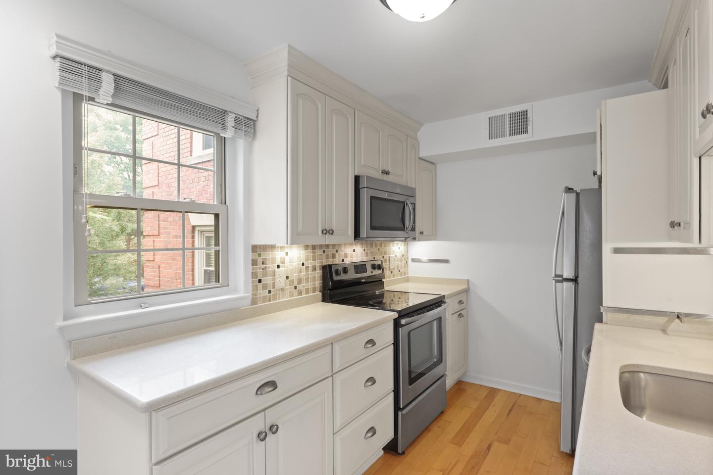 529 BASHFORD LN #1, ALEXANDRIA, Virginia 22314, 1 Bedroom Bedrooms, ,1 BathroomBathrooms,Residential,For sale,529 BASHFORD LN #1,VAAX2050438 MLS # VAAX2050438
