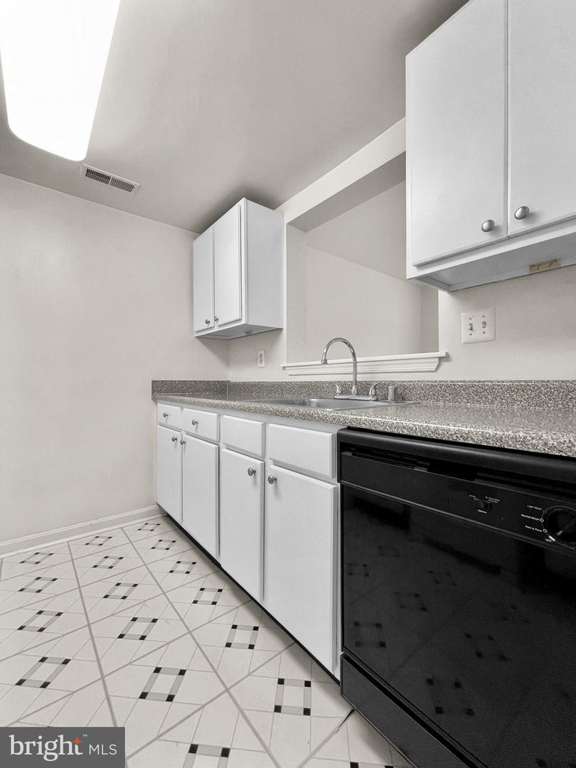 2607 DOUGLASS RD SE #402, WASHINGTON, District Of Columbia 20020, 2 Bedrooms Bedrooms, ,2 BathroomsBathrooms,Residential,For sale,2607 DOUGLASS RD SE #402,DCDC2225126 MLS # DCDC2225126