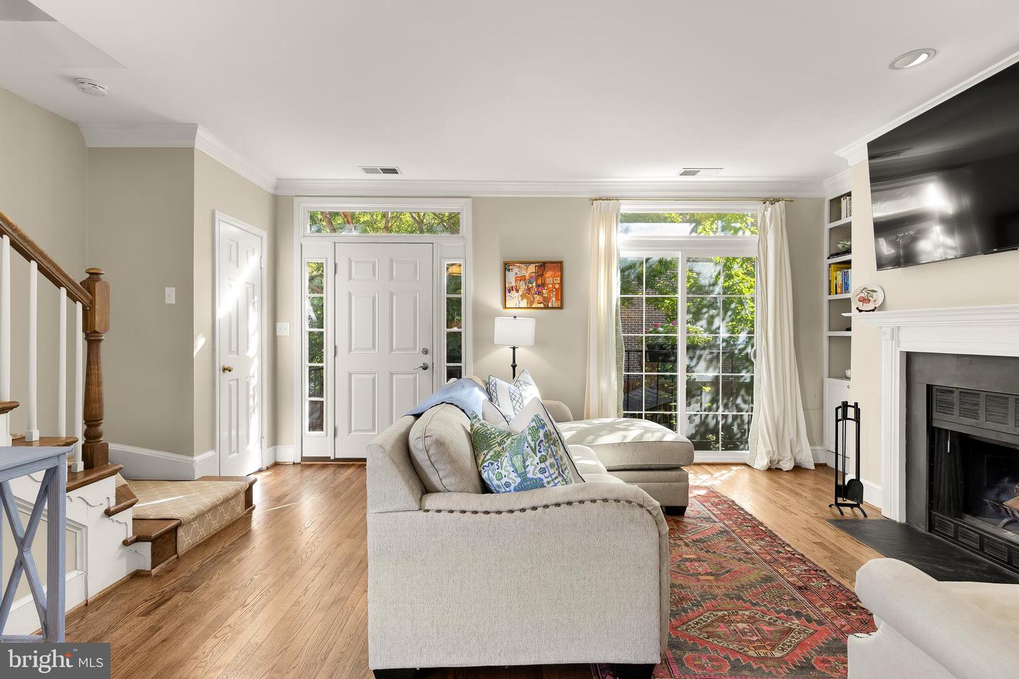 1055 N STAFFORD ST, ARLINGTON, Virginia 22201, 3 Bedrooms Bedrooms, ,2 BathroomsBathrooms,Residential,For sale,1055 N STAFFORD ST,VAAR2064420 MLS # VAAR2064420