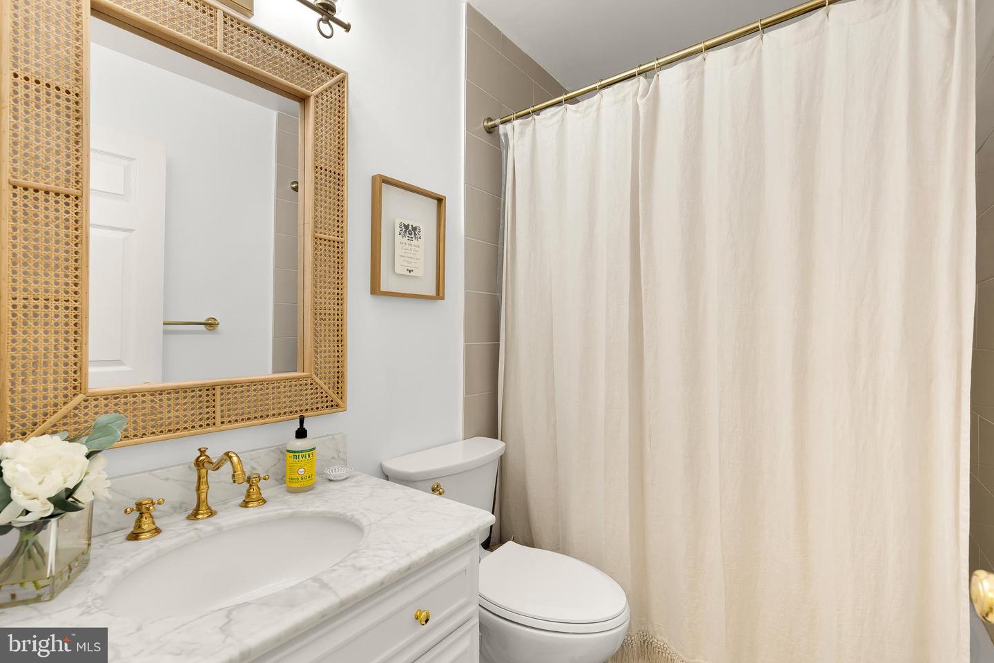 1055 N STAFFORD ST, ARLINGTON, Virginia 22201, 3 Bedrooms Bedrooms, ,2 BathroomsBathrooms,Residential,For sale,1055 N STAFFORD ST,VAAR2064420 MLS # VAAR2064420