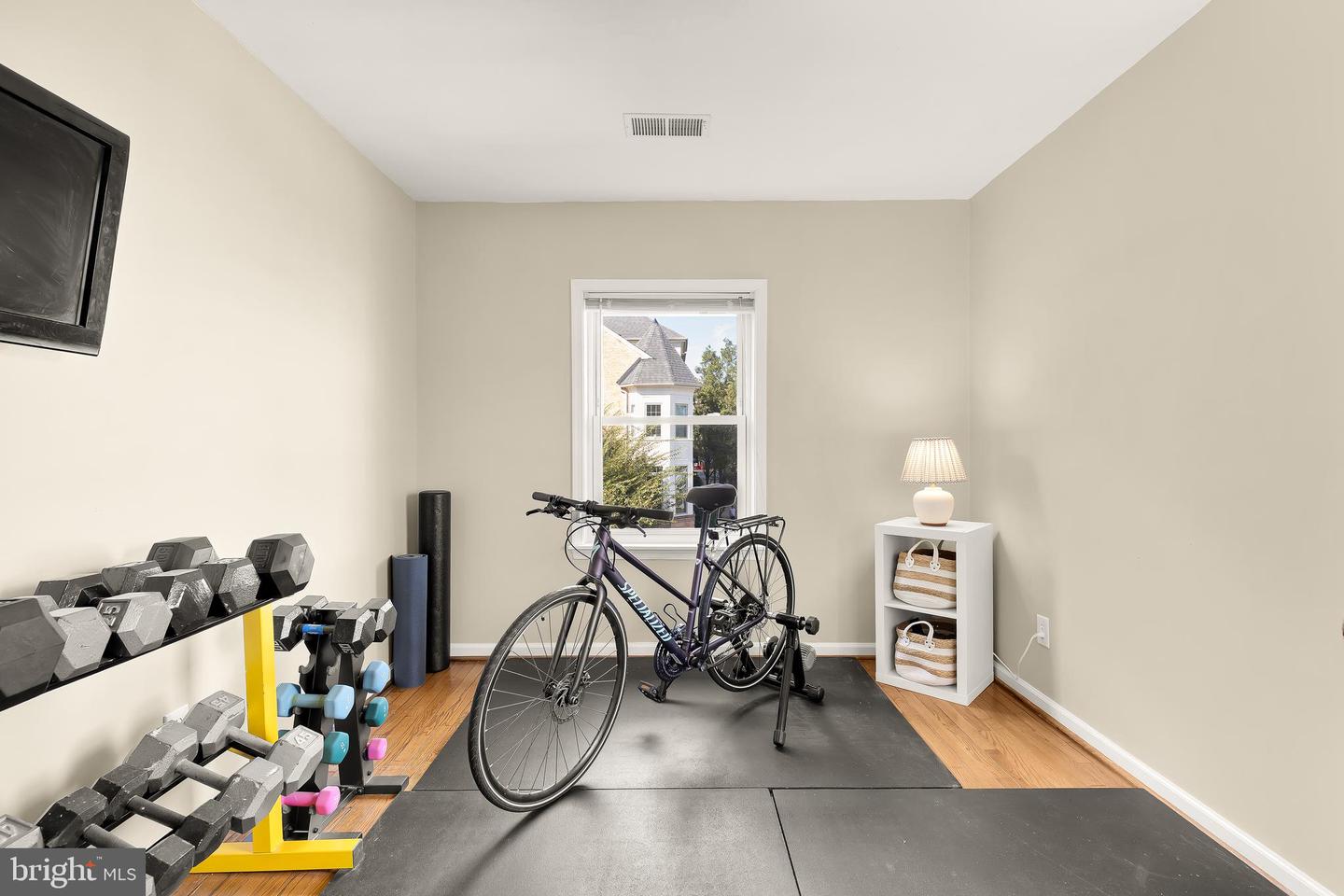 1055 N STAFFORD ST, ARLINGTON, Virginia 22201, 3 Bedrooms Bedrooms, ,2 BathroomsBathrooms,Residential,For sale,1055 N STAFFORD ST,VAAR2064420 MLS # VAAR2064420