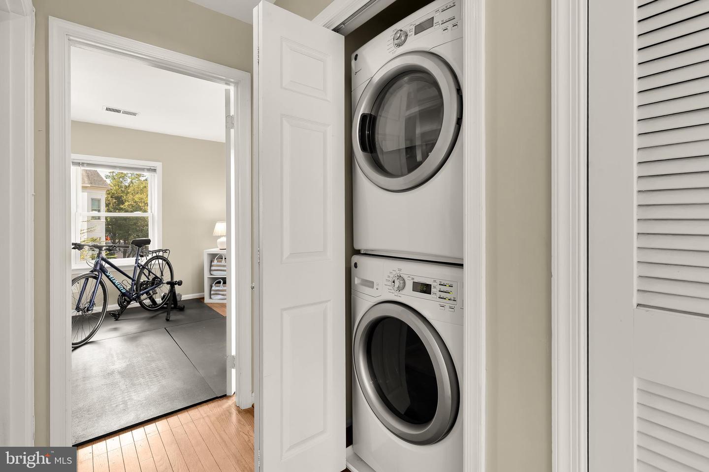 1055 N STAFFORD ST, ARLINGTON, Virginia 22201, 3 Bedrooms Bedrooms, ,2 BathroomsBathrooms,Residential,For sale,1055 N STAFFORD ST,VAAR2064420 MLS # VAAR2064420
