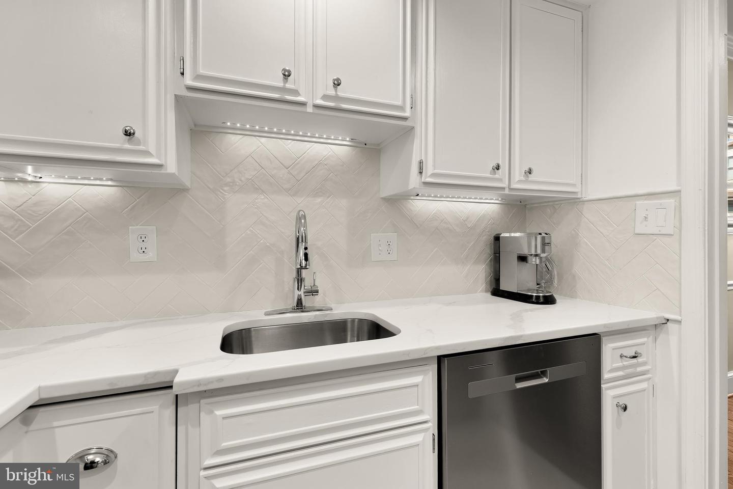 1055 N STAFFORD ST, ARLINGTON, Virginia 22201, 3 Bedrooms Bedrooms, ,2 BathroomsBathrooms,Residential,For sale,1055 N STAFFORD ST,VAAR2064420 MLS # VAAR2064420