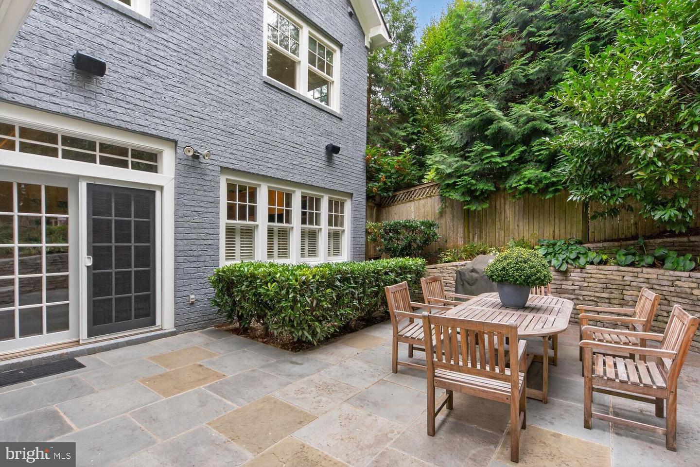 3708 N VERMONT ST N, ARLINGTON, Virginia 22207, 6 Bedrooms Bedrooms, 24 Rooms Rooms,5 BathroomsBathrooms,Residential,For sale,3708 N VERMONT ST N,VAAR2064462 MLS # VAAR2064462