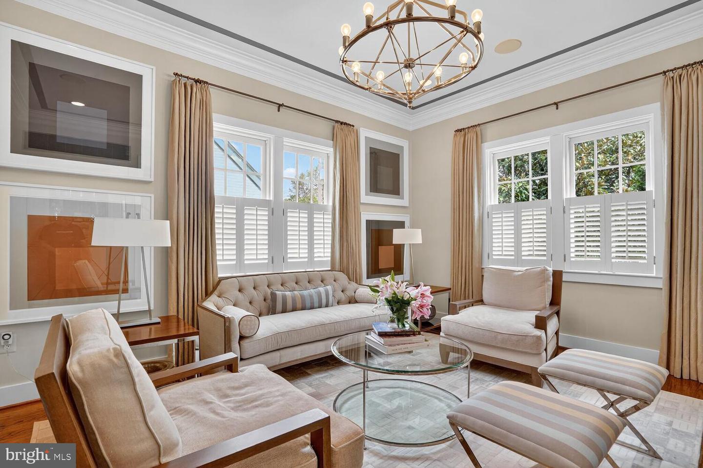 3708 N VERMONT ST N, ARLINGTON, Virginia 22207, 6 Bedrooms Bedrooms, 24 Rooms Rooms,5 BathroomsBathrooms,Residential,For sale,3708 N VERMONT ST N,VAAR2064462 MLS # VAAR2064462