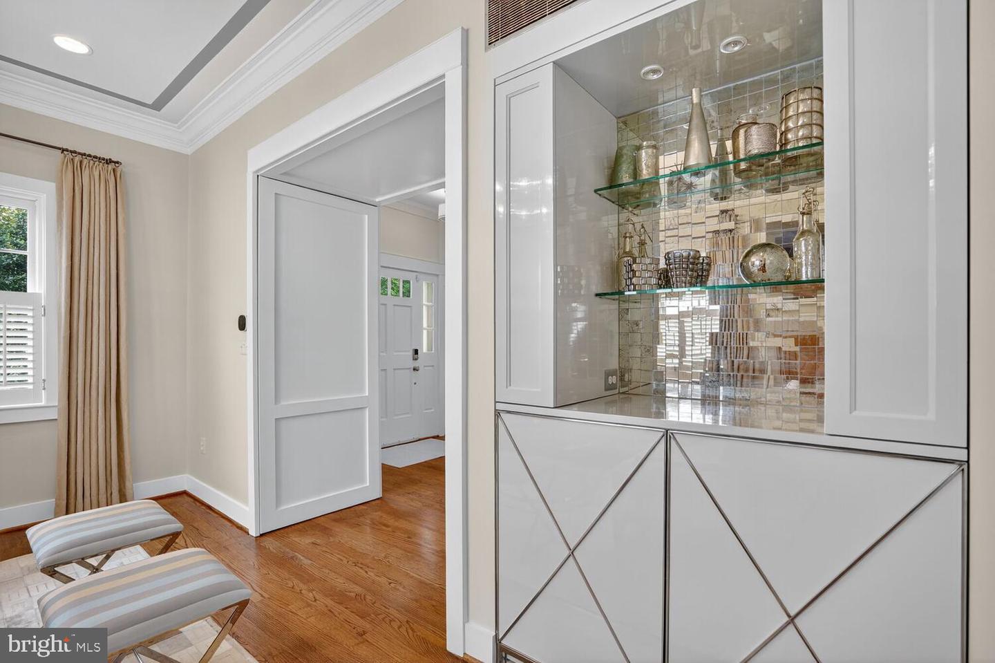 3708 N VERMONT ST N, ARLINGTON, Virginia 22207, 6 Bedrooms Bedrooms, 24 Rooms Rooms,5 BathroomsBathrooms,Residential,For sale,3708 N VERMONT ST N,VAAR2064462 MLS # VAAR2064462