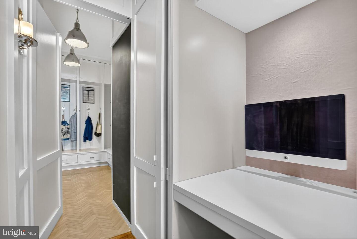 3708 N VERMONT ST N, ARLINGTON, Virginia 22207, 6 Bedrooms Bedrooms, 24 Rooms Rooms,5 BathroomsBathrooms,Residential,For sale,3708 N VERMONT ST N,VAAR2064462 MLS # VAAR2064462