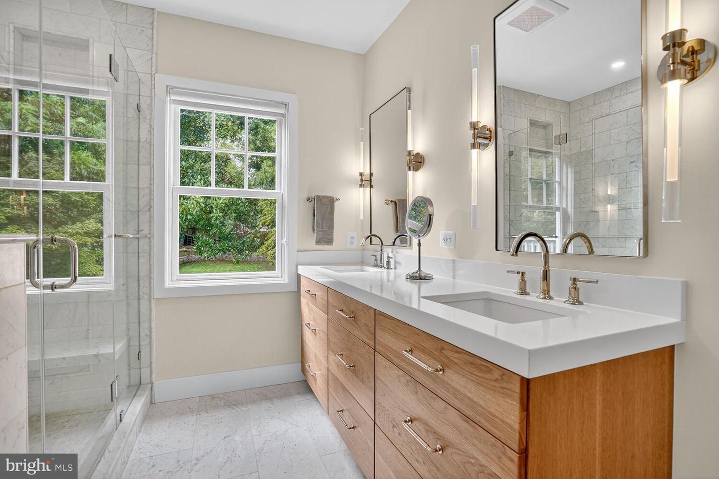 3708 N VERMONT ST N, ARLINGTON, Virginia 22207, 6 Bedrooms Bedrooms, 24 Rooms Rooms,5 BathroomsBathrooms,Residential,For sale,3708 N VERMONT ST N,VAAR2064462 MLS # VAAR2064462