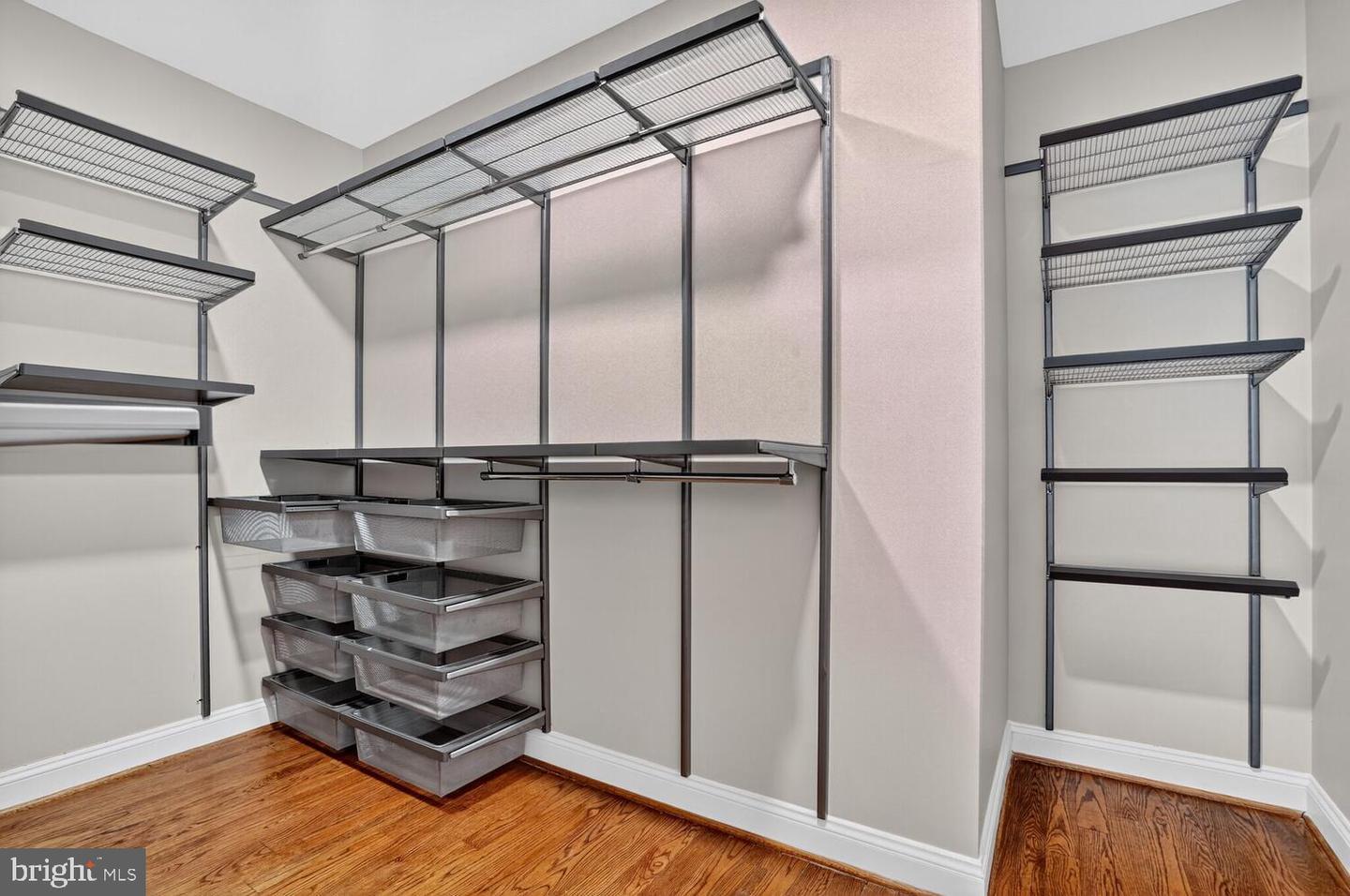 3708 N VERMONT ST N, ARLINGTON, Virginia 22207, 6 Bedrooms Bedrooms, 24 Rooms Rooms,5 BathroomsBathrooms,Residential,For sale,3708 N VERMONT ST N,VAAR2064462 MLS # VAAR2064462