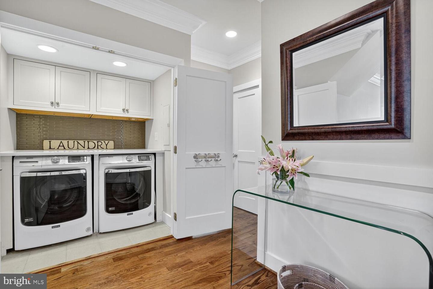 3708 N VERMONT ST N, ARLINGTON, Virginia 22207, 6 Bedrooms Bedrooms, 24 Rooms Rooms,5 BathroomsBathrooms,Residential,For sale,3708 N VERMONT ST N,VAAR2064462 MLS # VAAR2064462